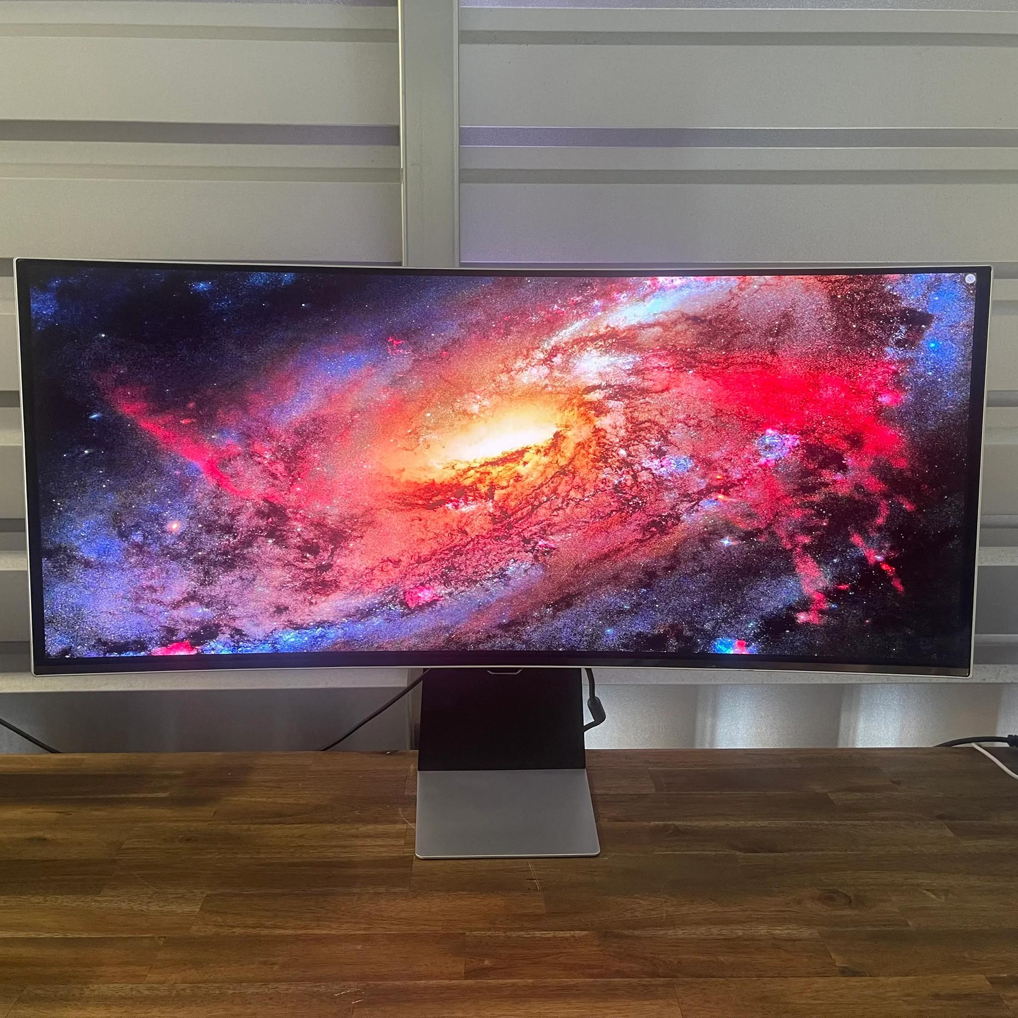 Samsung Odyssey G85SB 34" 1440p 175Hz Curved Monitor