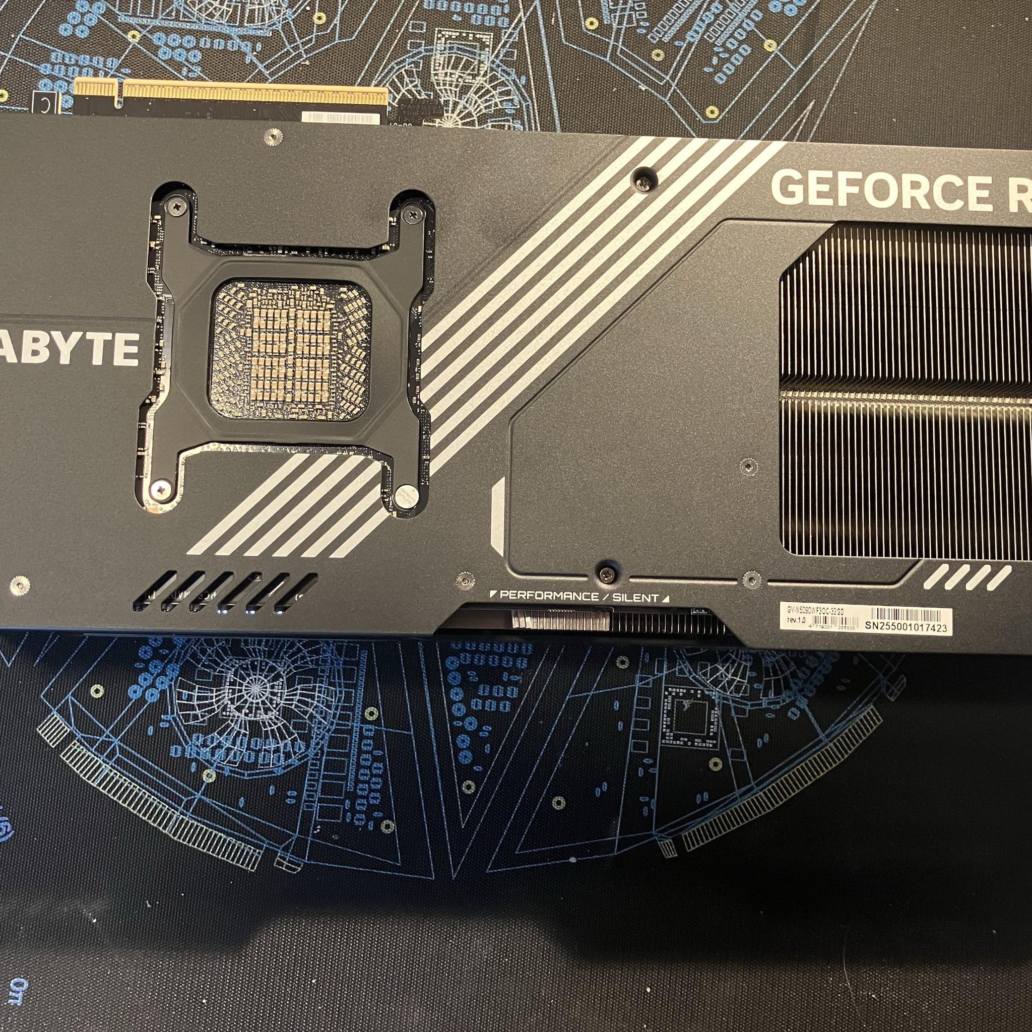 GeForce RTX 5090 - GIGABYTE WINDFORCE OC 32G
