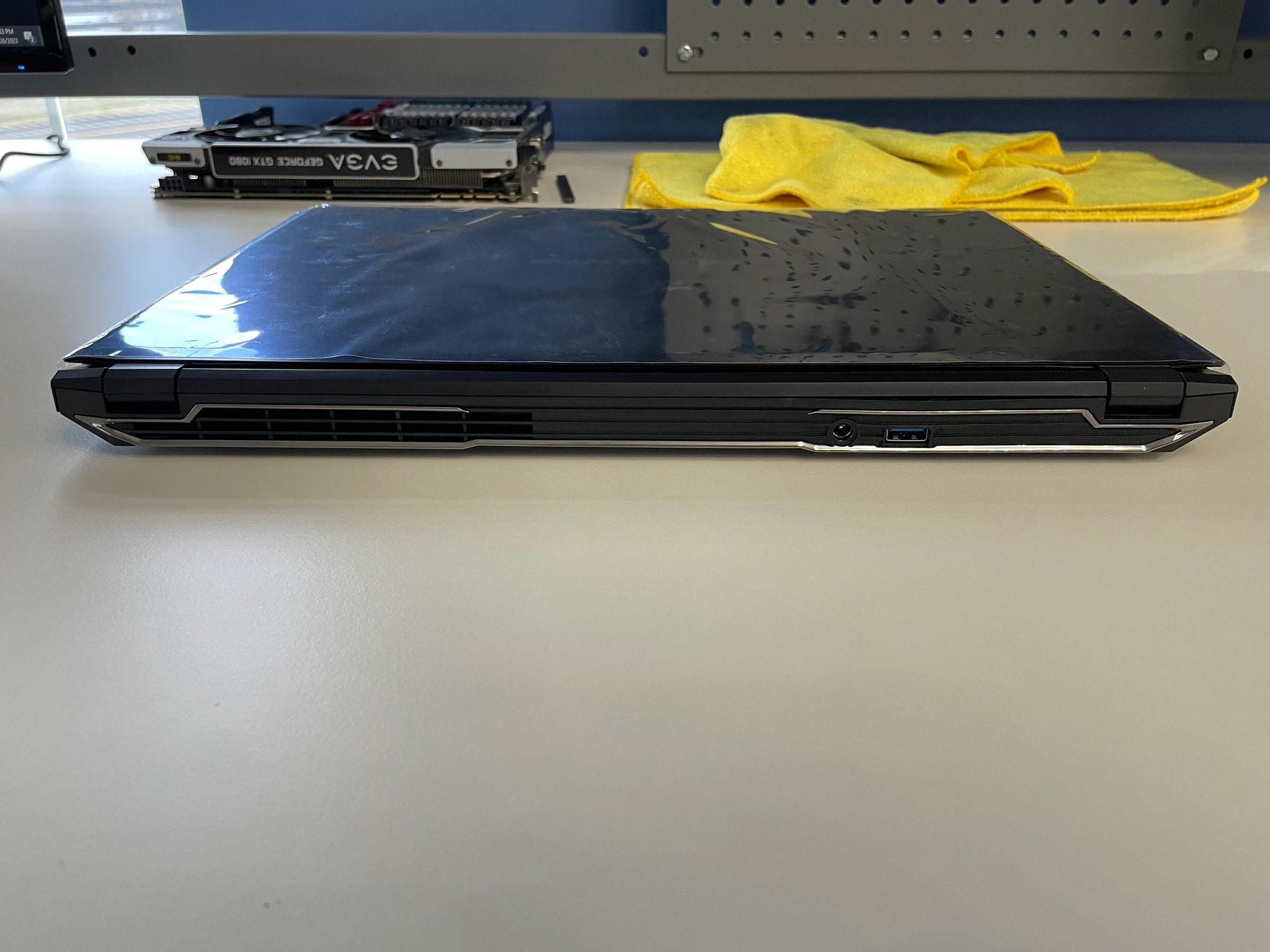 Clevo 15.6" P650HP6 + i7-7700HQ + GTX 1060 + 1080p 60HZ