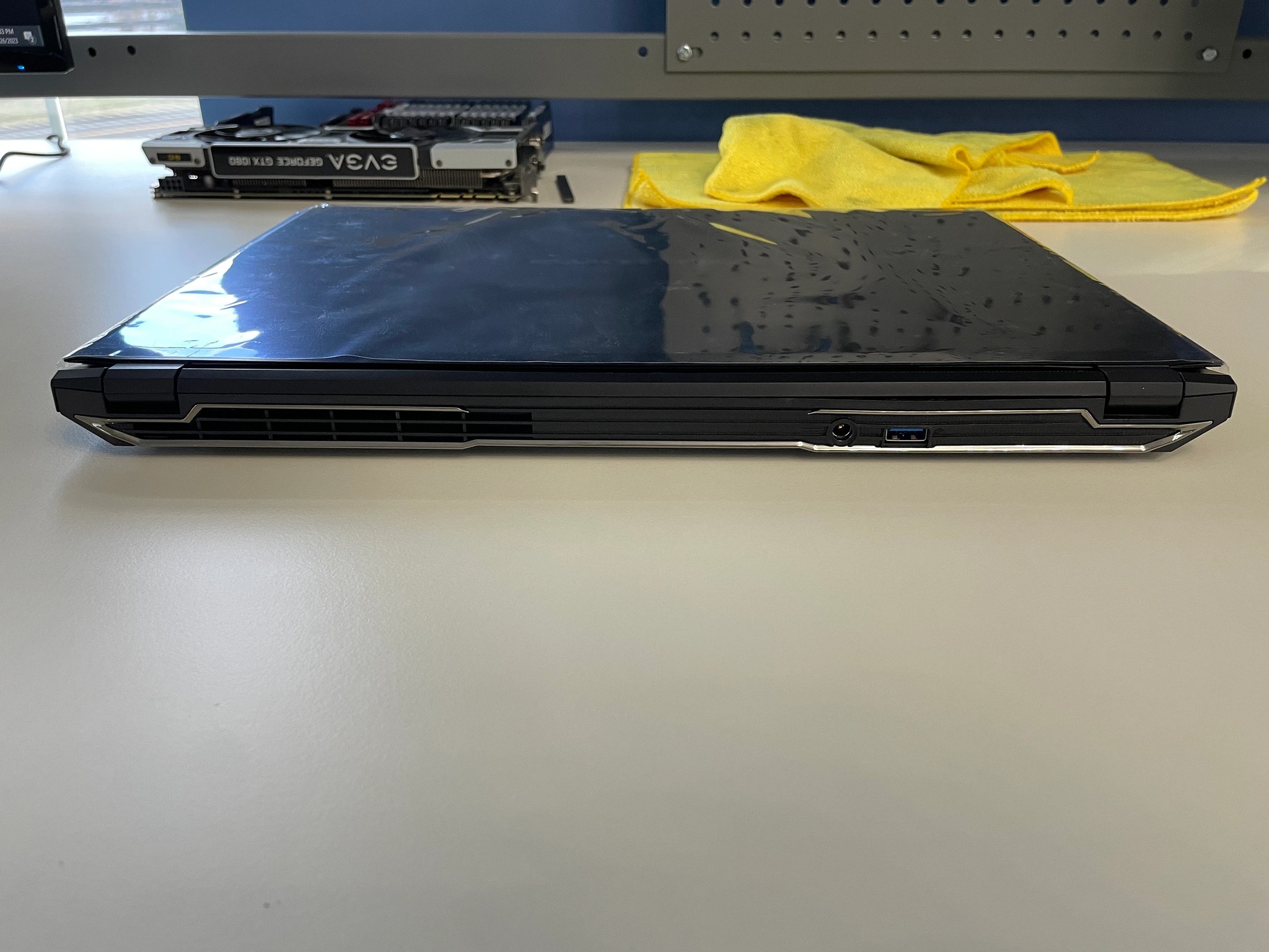 Clevo 15.6" P650HP6 + i7-7700HQ + GTX 1060 + 1080p 60HZ