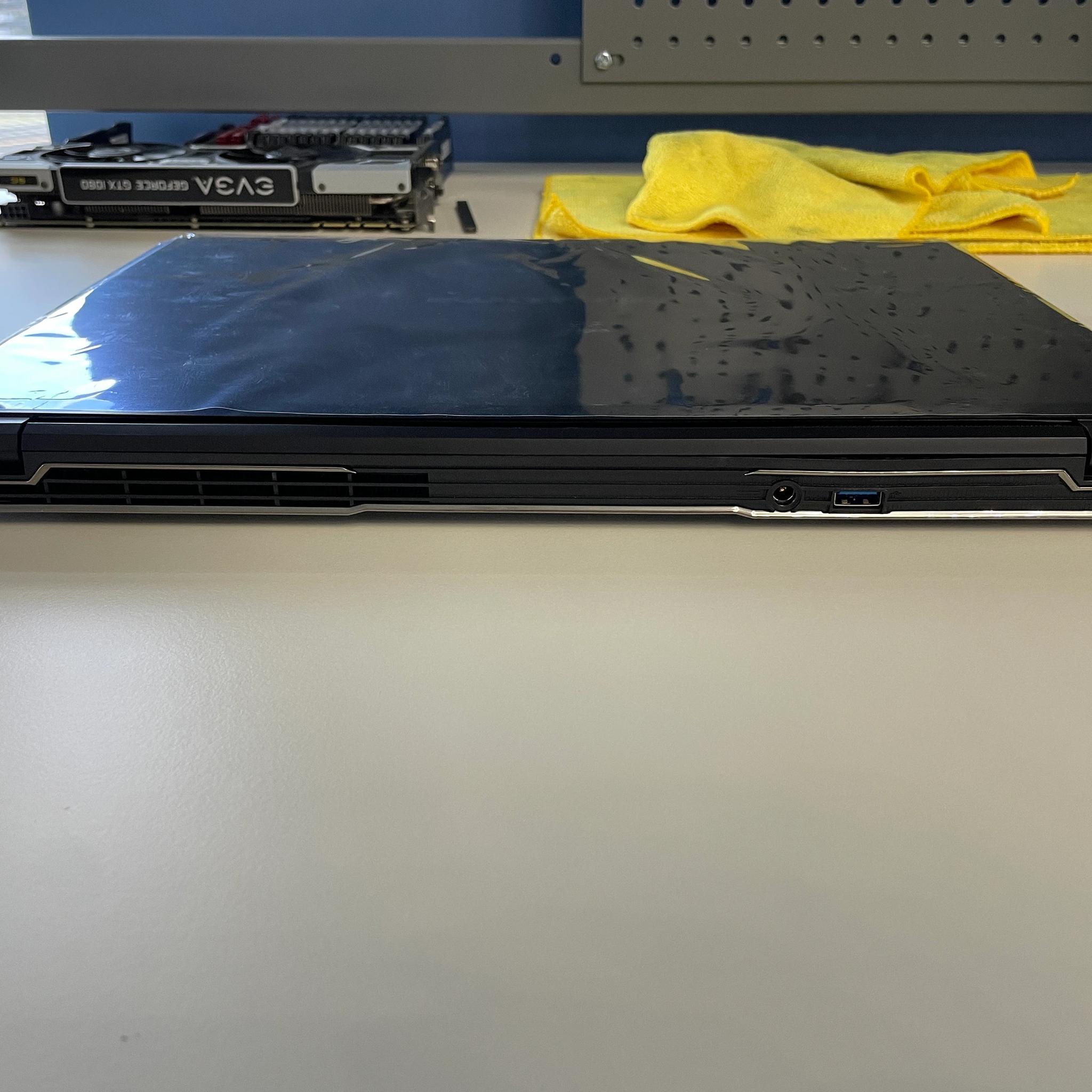 Clevo 15.6" P650HP6 + i7-7700HQ + GTX 1060 + 1080p 60HZ