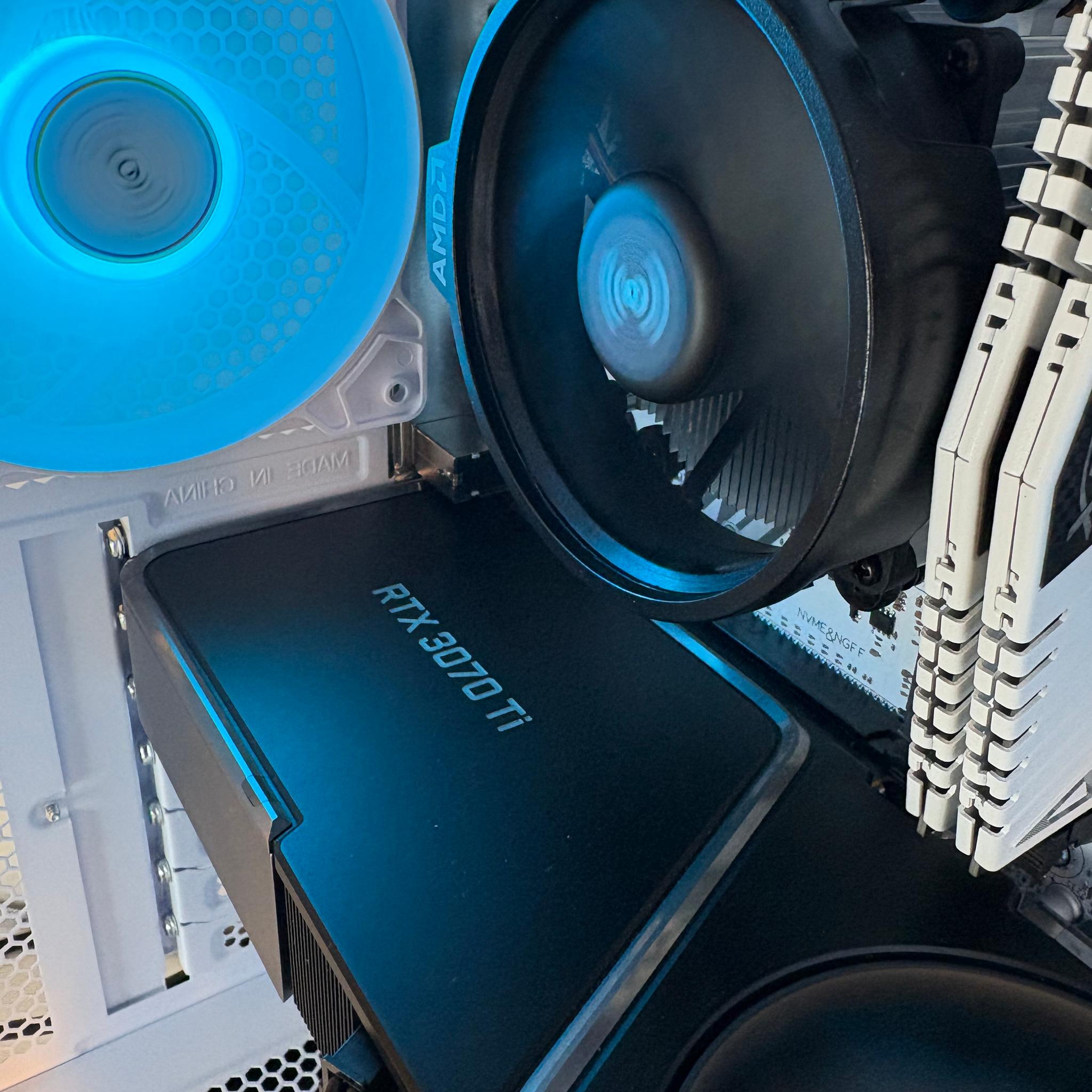 🥶🧊//Glacier Valley V2// - Ryzen 7 2700X, RTX 3070 Ti, 1TB SSD, 16GB🥶🧊