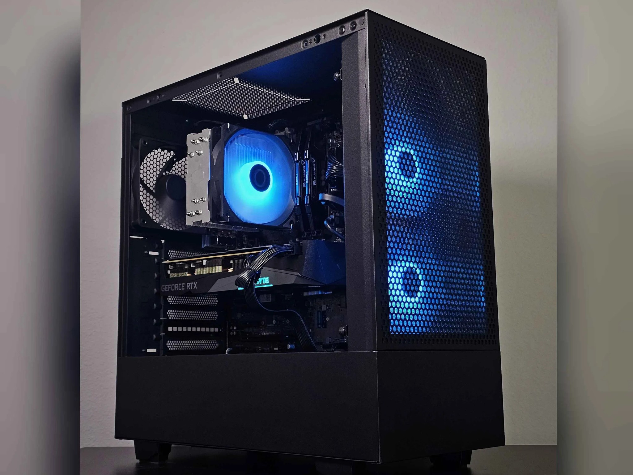 1080p-1440p RGB Gaming PC / RTX 3070 8GB / i5 12400f / 64GB DDR4 / 1TB SSD / WIFI + BT