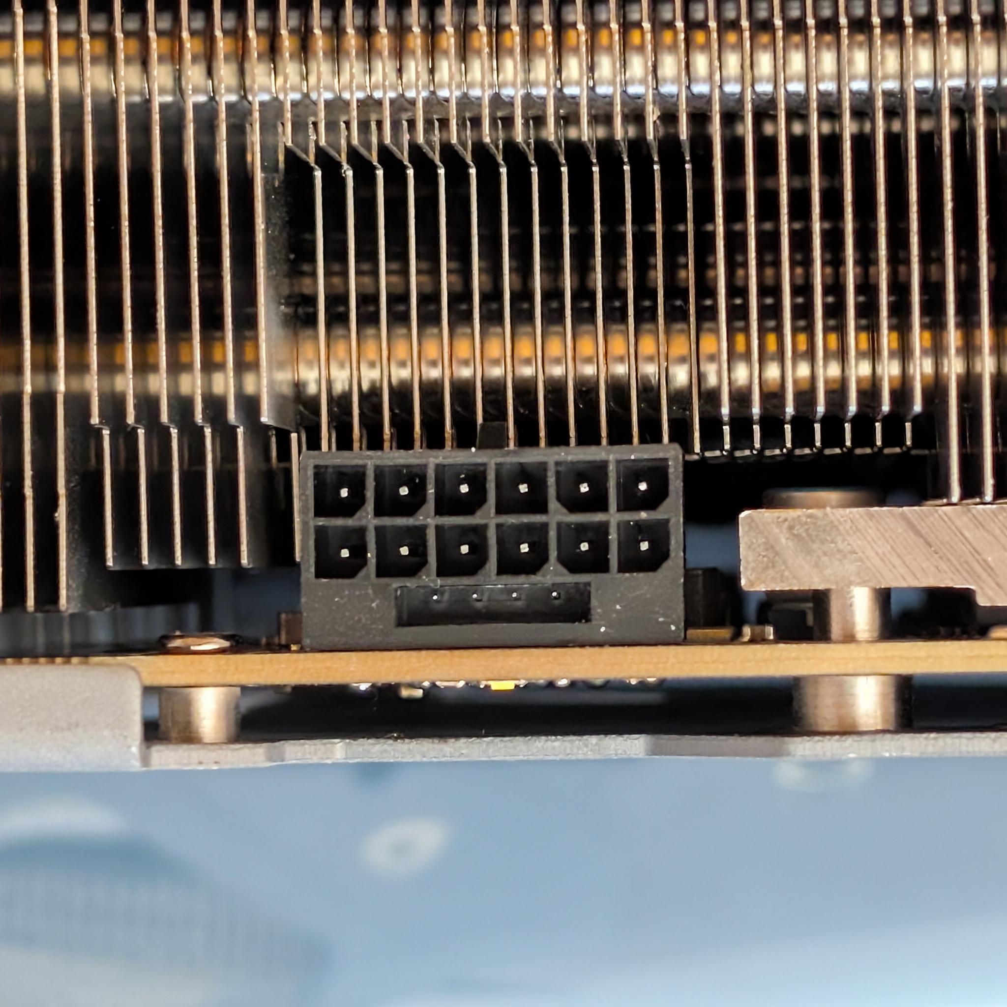GIGABYTE GeForce RTX 4090 GAMING OC 24G with original box and 4x8 pin to 16 pin adapter