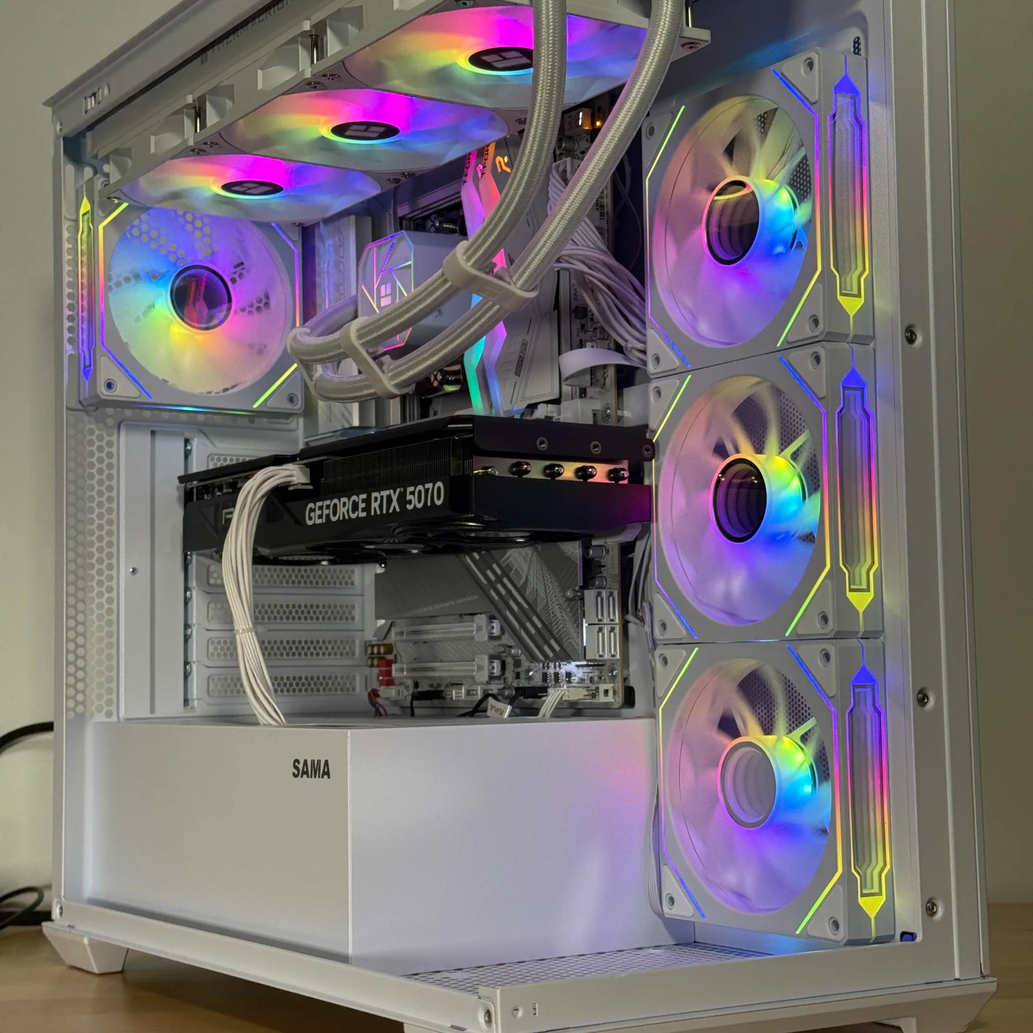 RTX 5070 Intel Core Ultra 7 265k Gaming PC