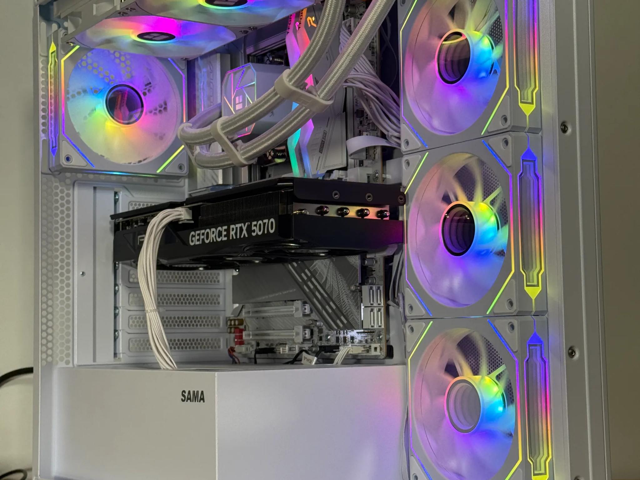 RTX 5070 Intel Core Ultra 7 265k Gaming PC