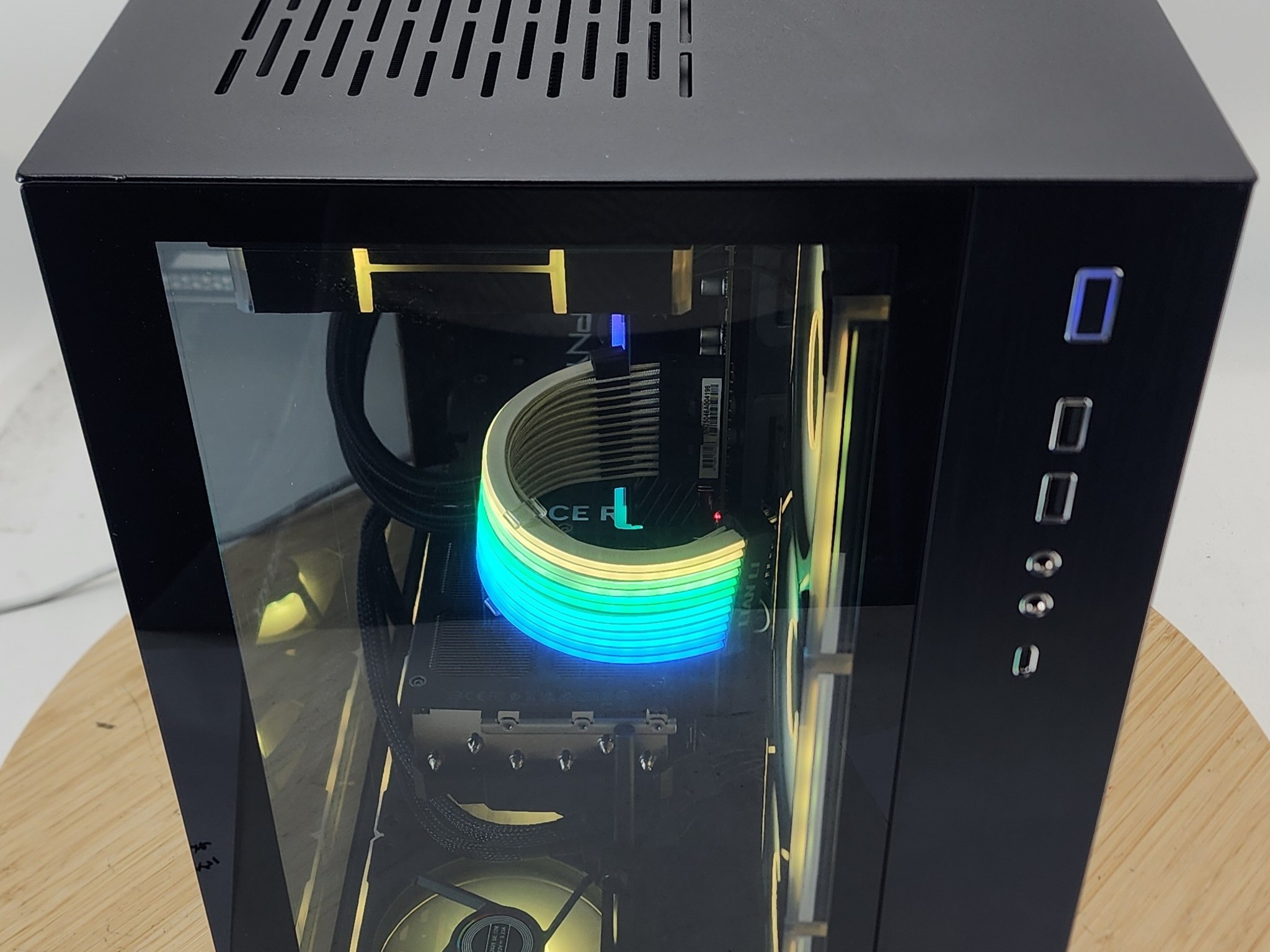 Gaming PC Ryzen 7 7800X3D 32GB RAM 2TB SSD RTX 4070 Ti SUPER 16GB Win11 Computer