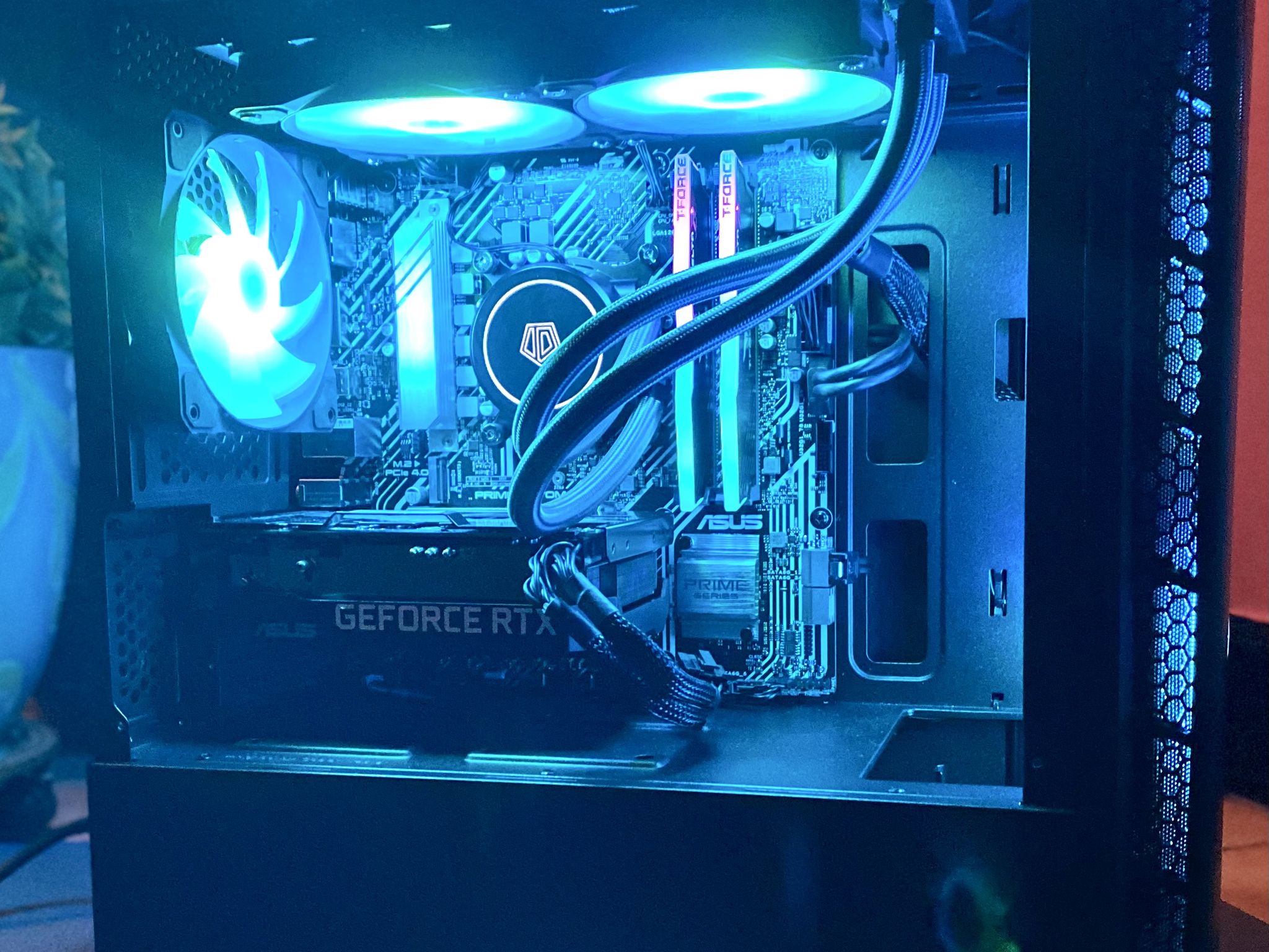 “Dark Comet” Intel 10105F (Comet ☄️ Lake)| RTX 3050| 16GB TFoRce RGB DDR4| NVMe/SSD=1TB | Windows 11