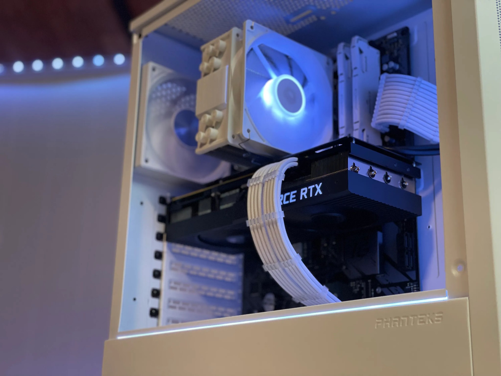 "Snowstorm" (RTX 3080 + Ryzen 7)