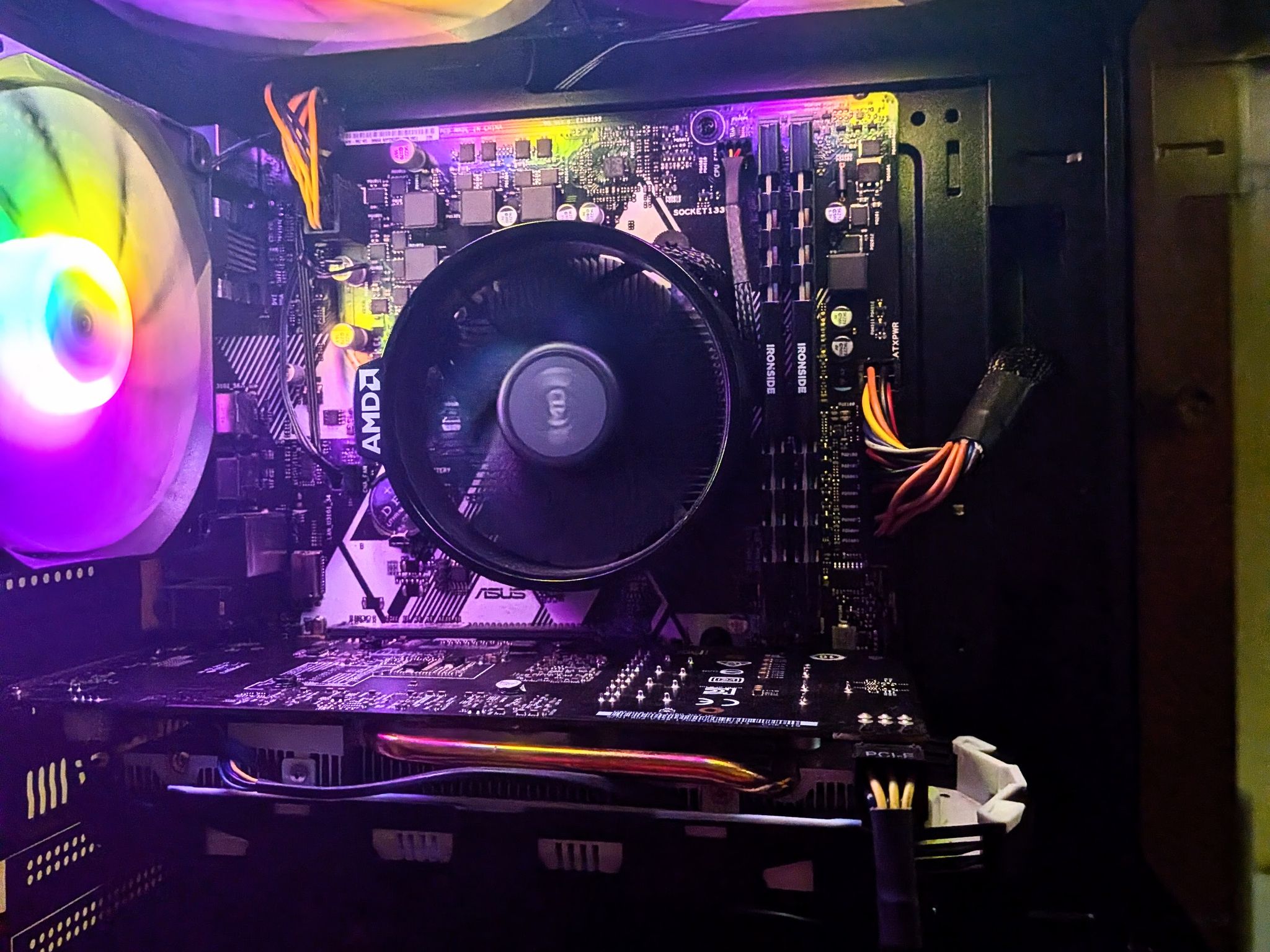 Budget Gaming PC/R7 1700X/GTX 1060 3GB/512GB NVME/16GB DDR4/WIFI & BT