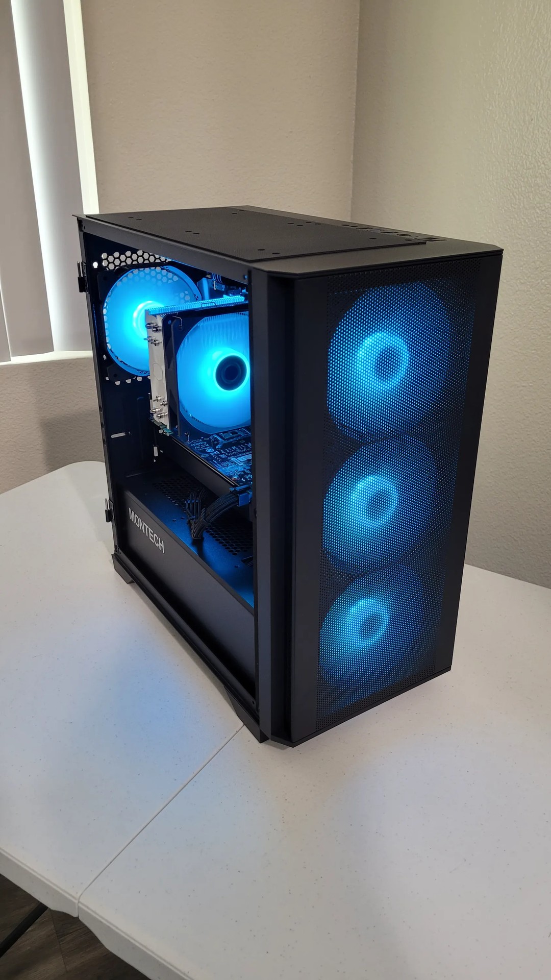 Black Gaming PC (Ryzen 5 2600X + GTX 1070 Ti + 1TB SSD + 16GB RAM