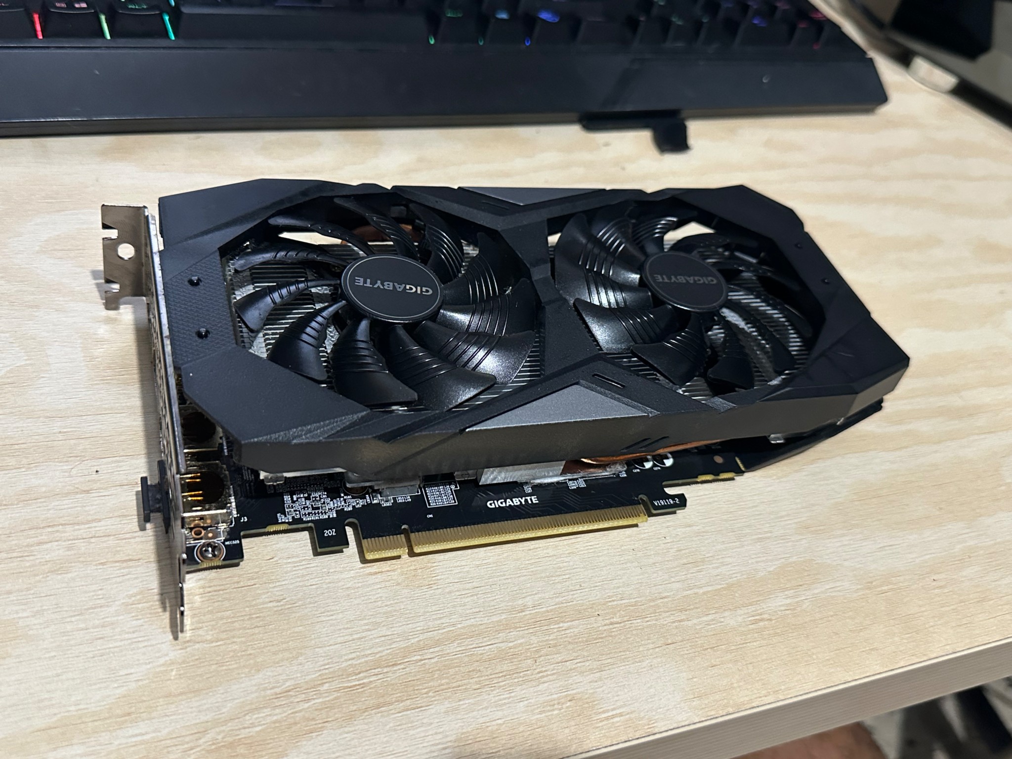 GIGABYTE 1660 super 6GB