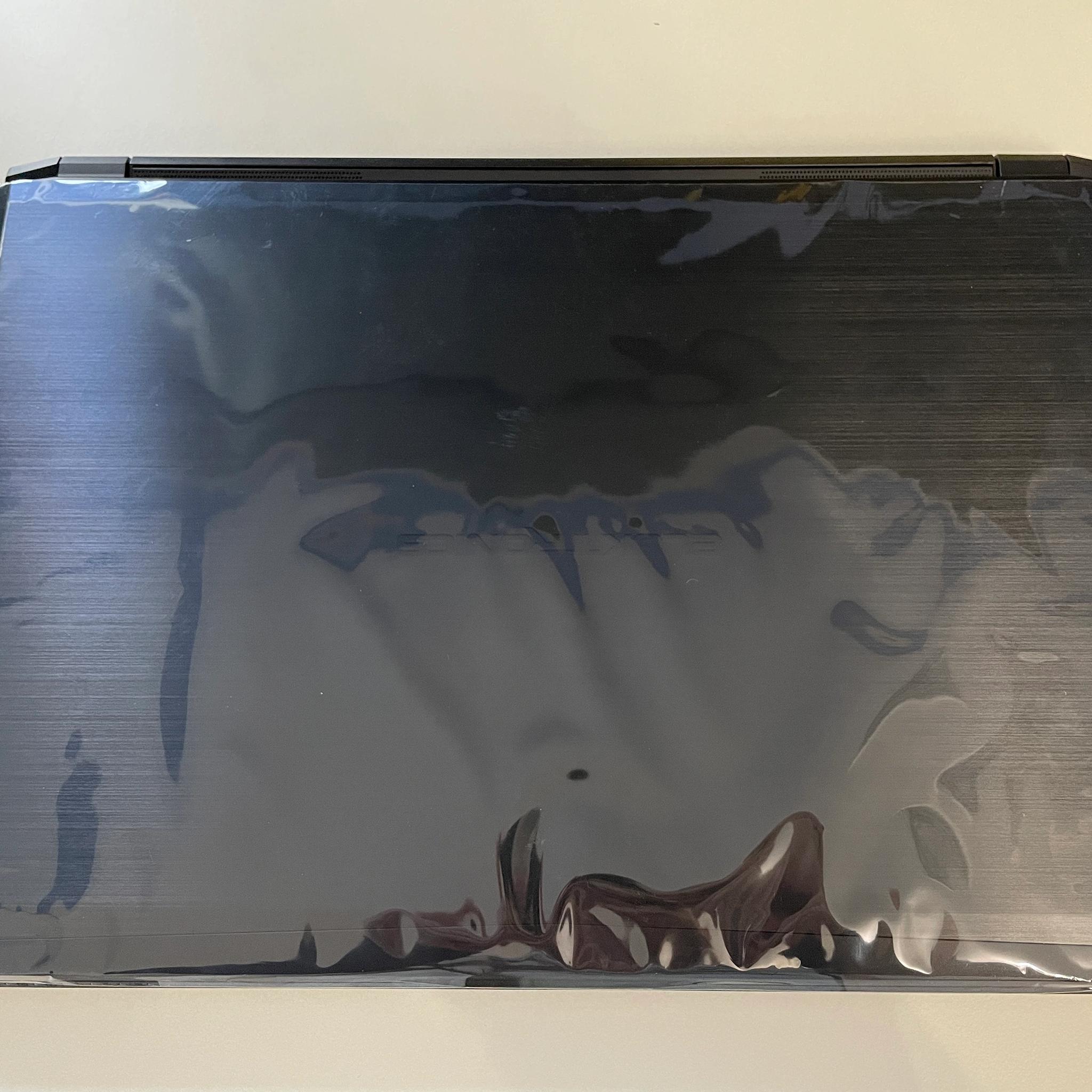 Clevo 15.6" P650HP6 + i7-7700HQ + GTX 1060 + 1080p 60HZ