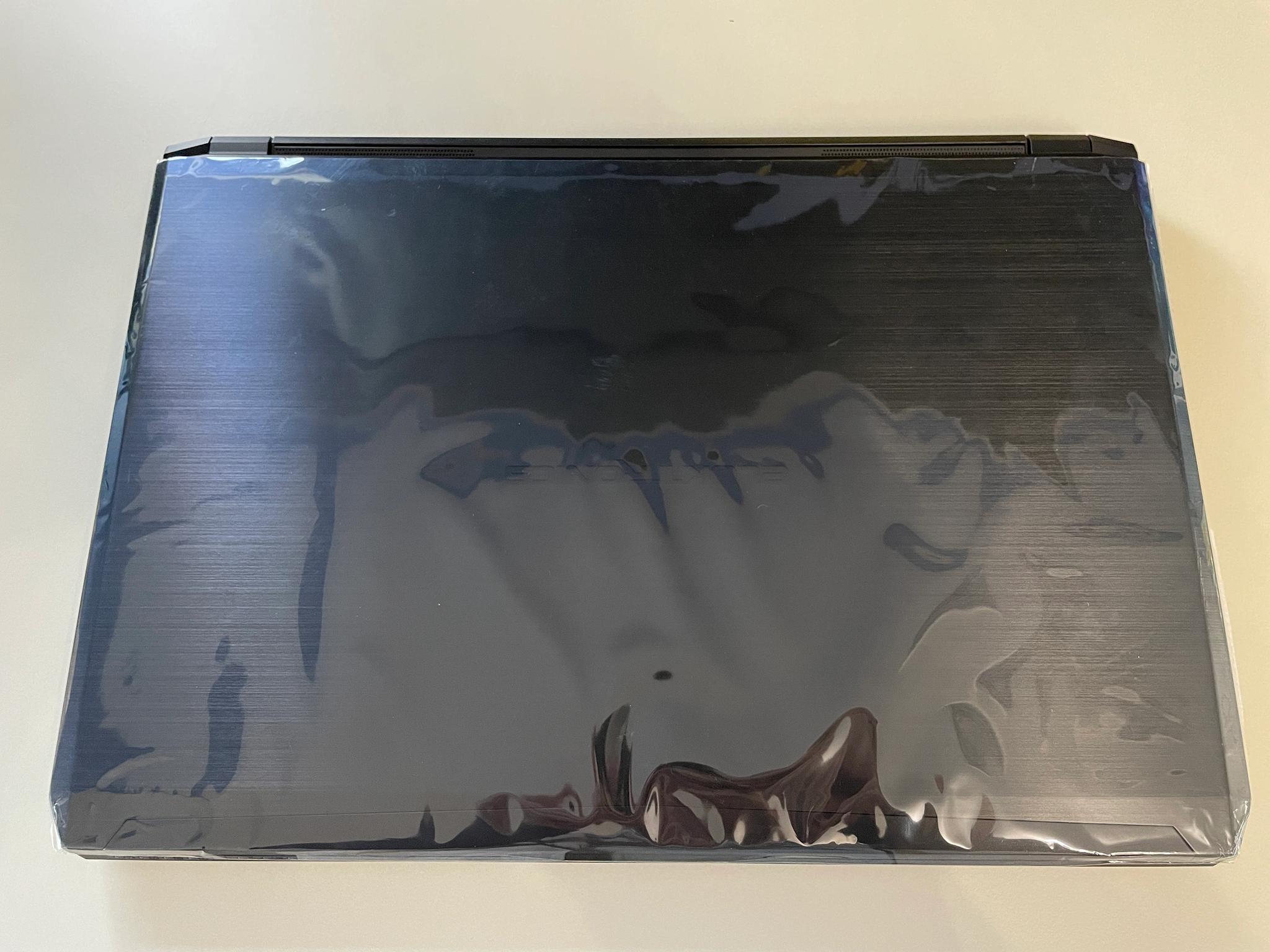 Clevo 15.6" P650HP6 + i7-7700HQ + GTX 1060 + 1080p 60HZ