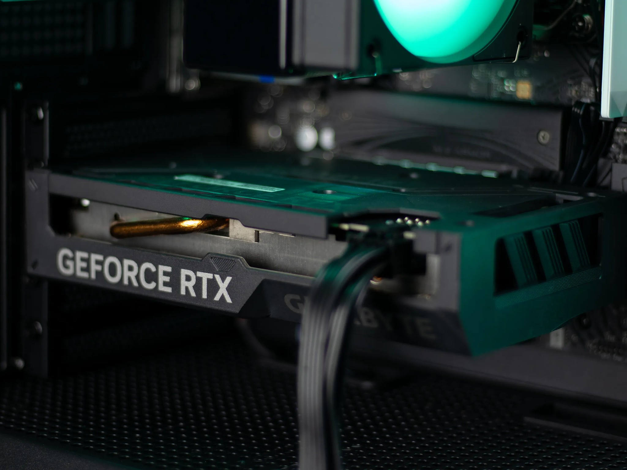 [CLEARANCE SALE!] "Frost.Exe” RTX 4060 i5 12600KF 32GB Windows 11 1TB Workstation Gaming PC