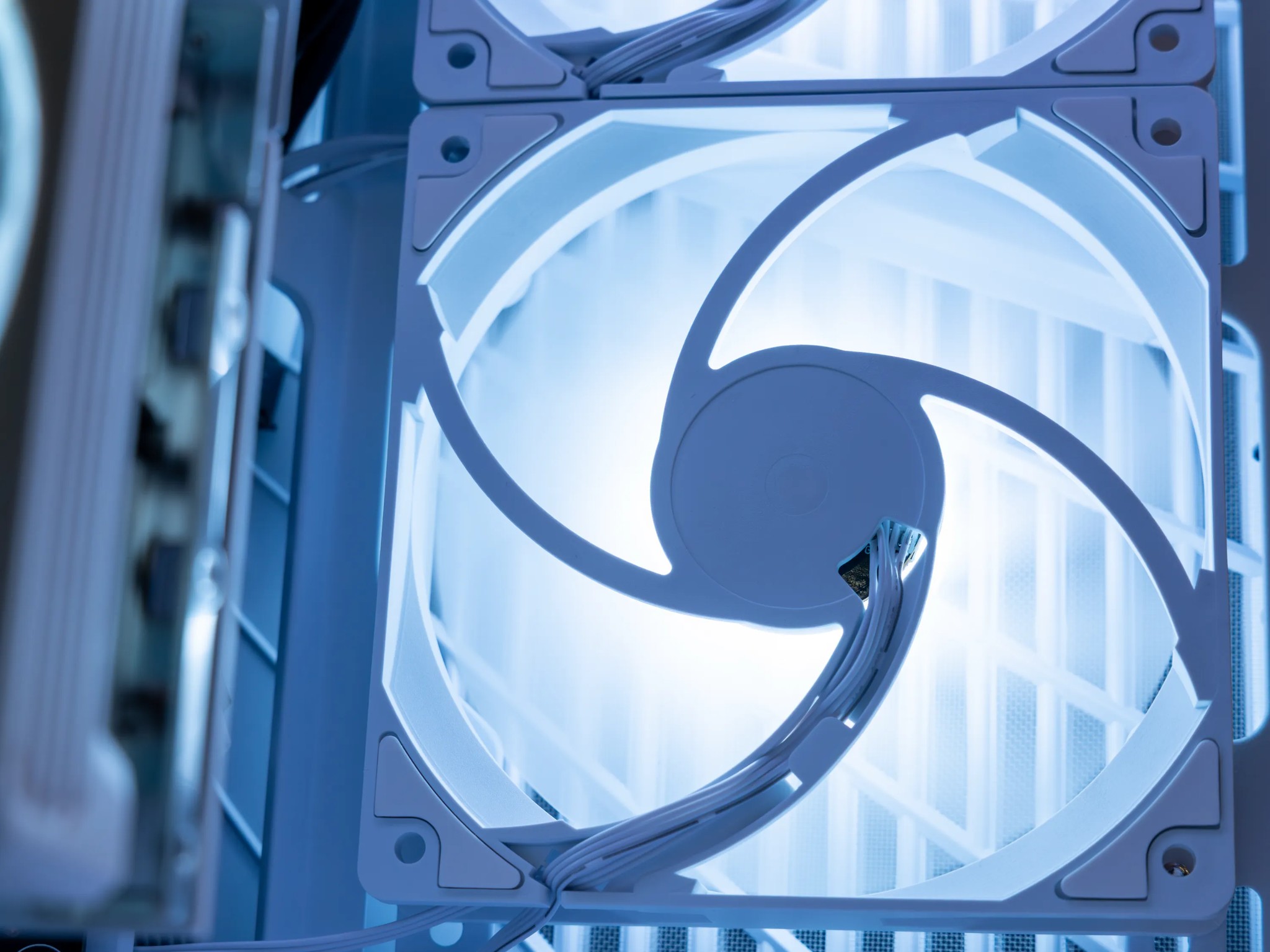 🗻 Avalanche 🗻 RX 9070XT / AMD R7 7700X / 1TB NVME / 32GB DDR5 RAM / 360 AIO / Windows 11 Pro