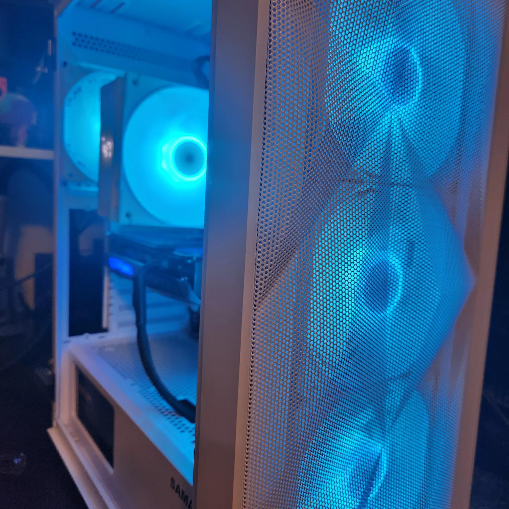 1440p WHITE 40 series Spiderman gaming pc featuring an RTX 4060 ti!