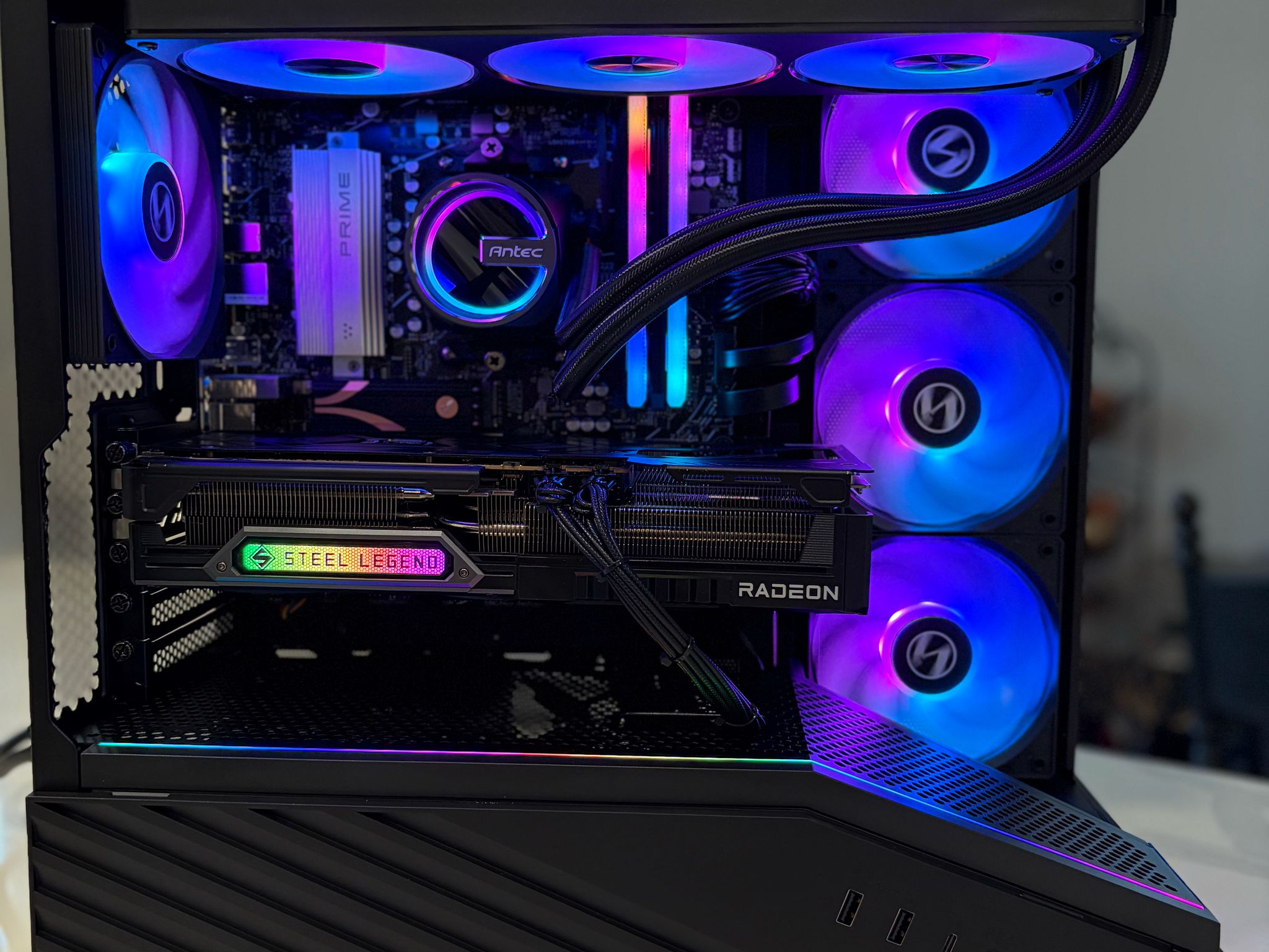 Gaming PC RX 9070 XT + RYZEN 7 9800X3D