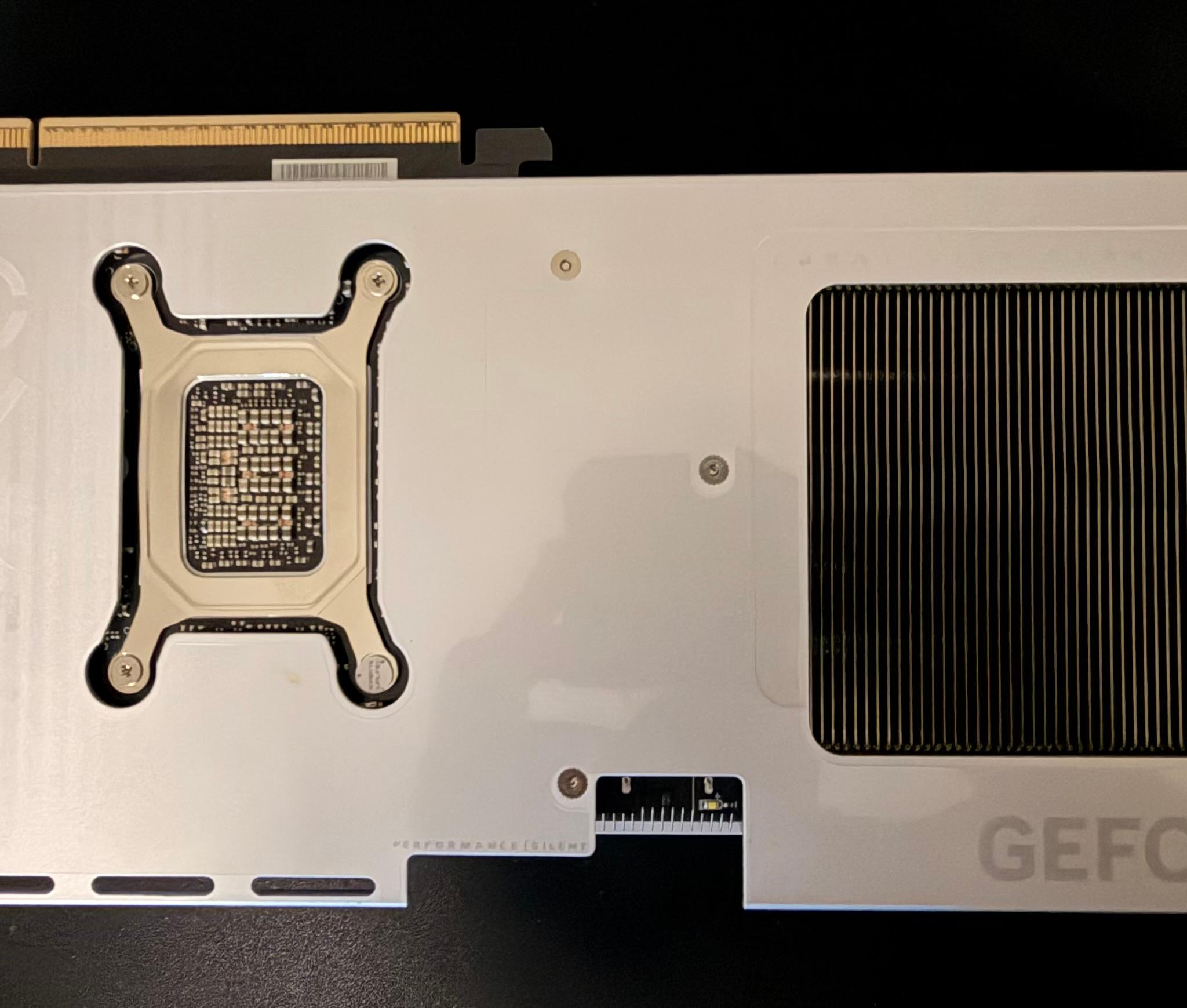 GIGABYTE GeForce RTX 5070 AERO OC 12G