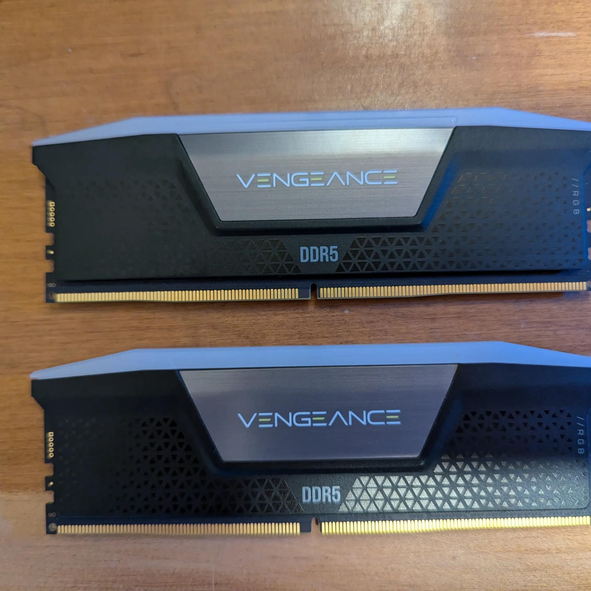 32GB DDR5 Corsair RGB Ram 2x16