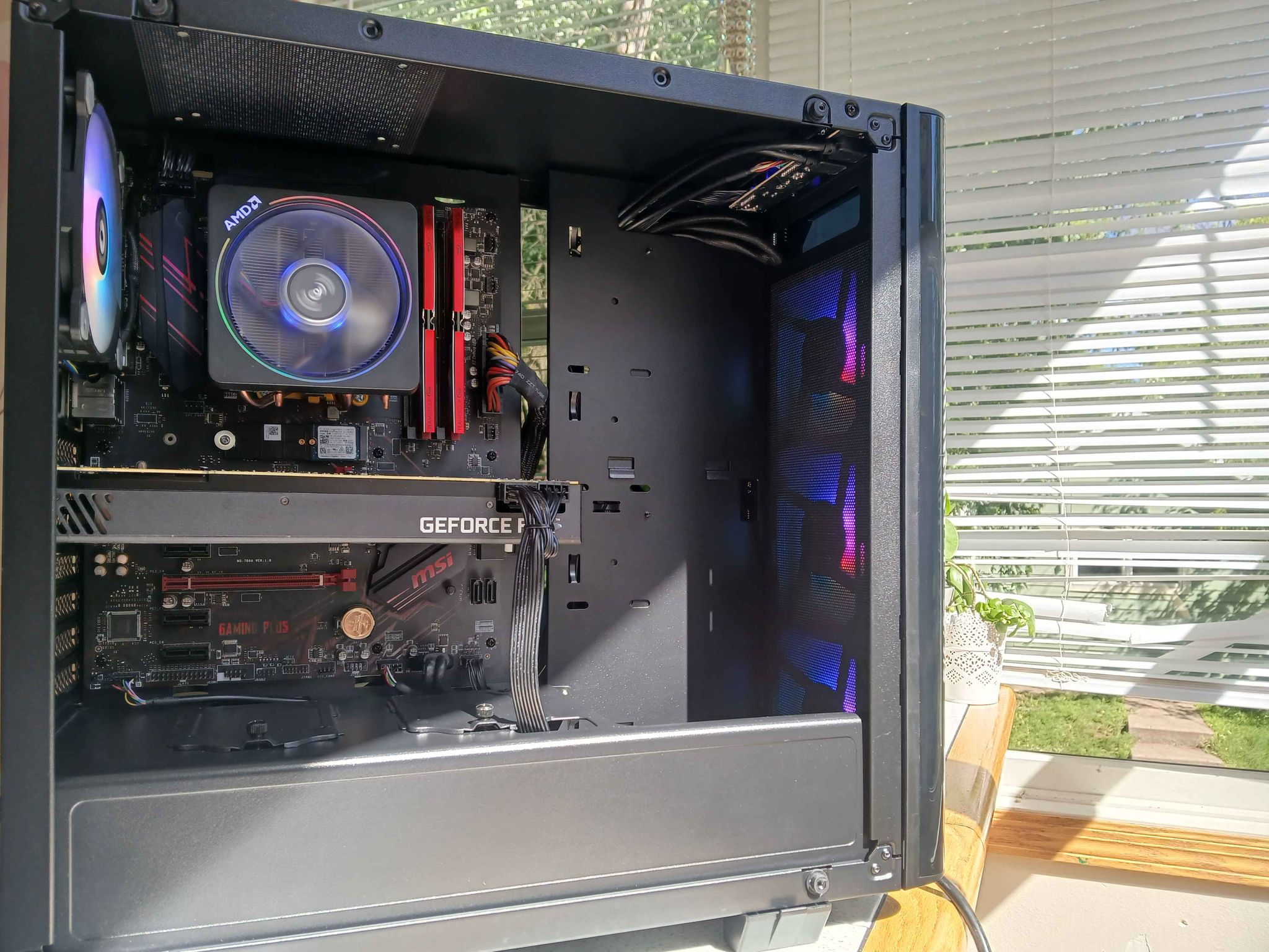RTX 2080ti | Ryzen 7 3800x | 16gb RAM | 1tb Storage | RGB