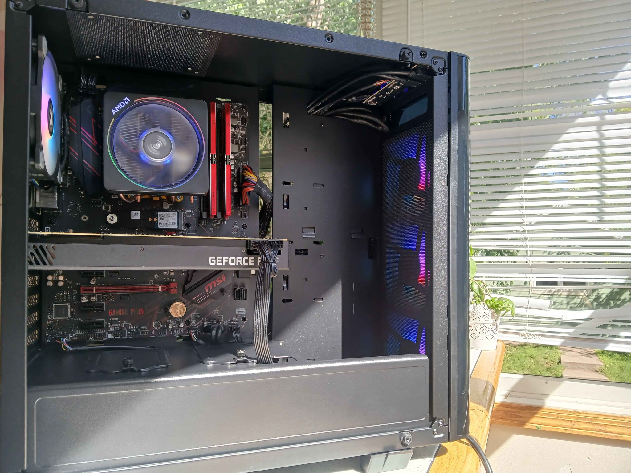 RTX 2080ti | Ryzen 7 3800x | 16gb RAM | 1tb Storage | RGB