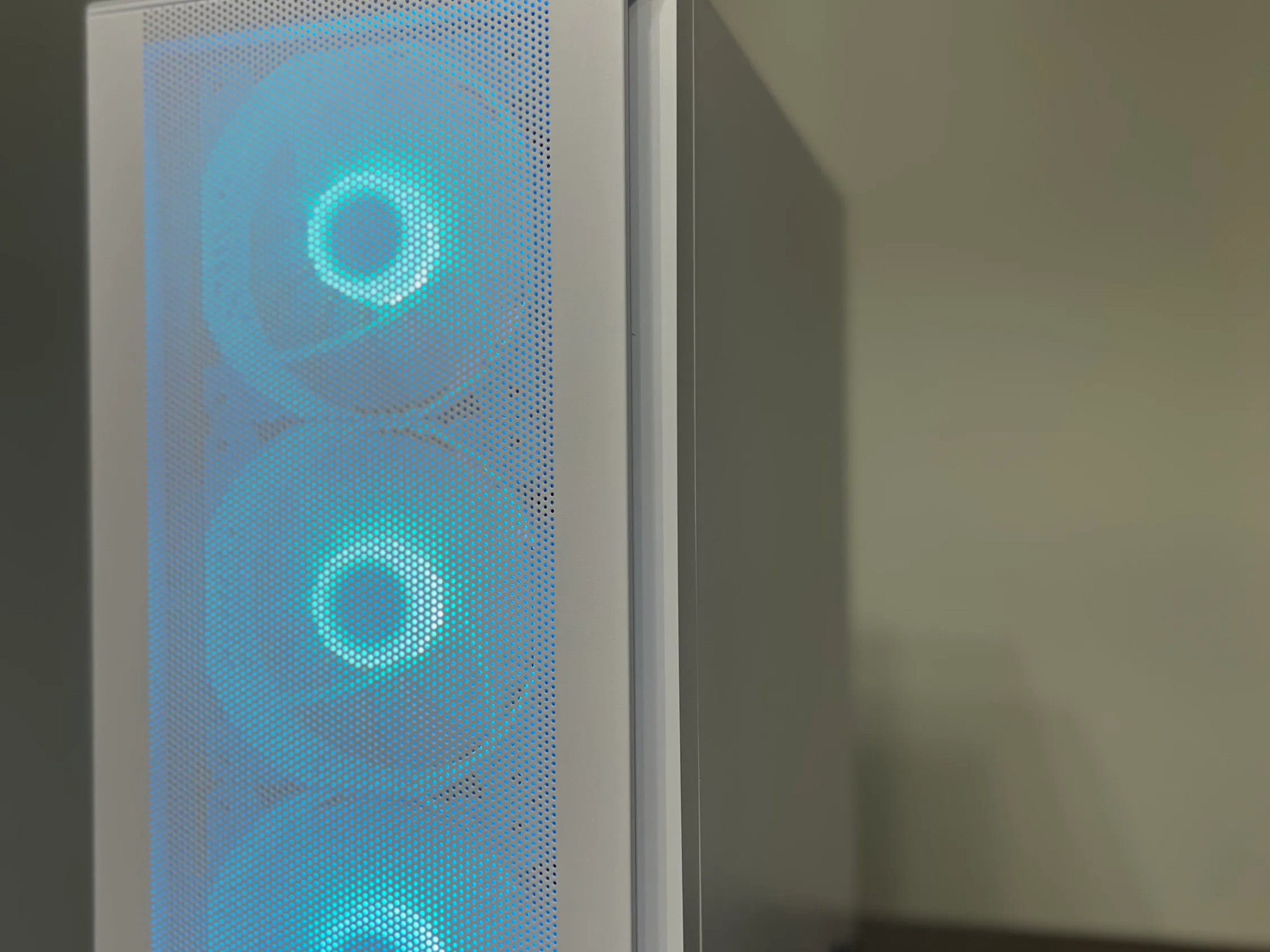 ⚪❄️ Ryzen 5 3600 | GTX 1060 6GB 🧊| 16GB Ram 🧊| 512GB Gen4 NVME ❄️Custom White PC ⚪