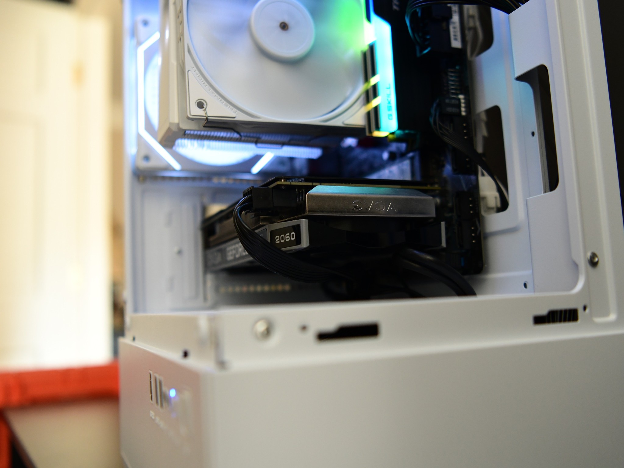 EVGA RTX 2060 White Gaming PC — Ryzen 5 3500X / 16GB / 512GB NVMe — Digital Temp Display