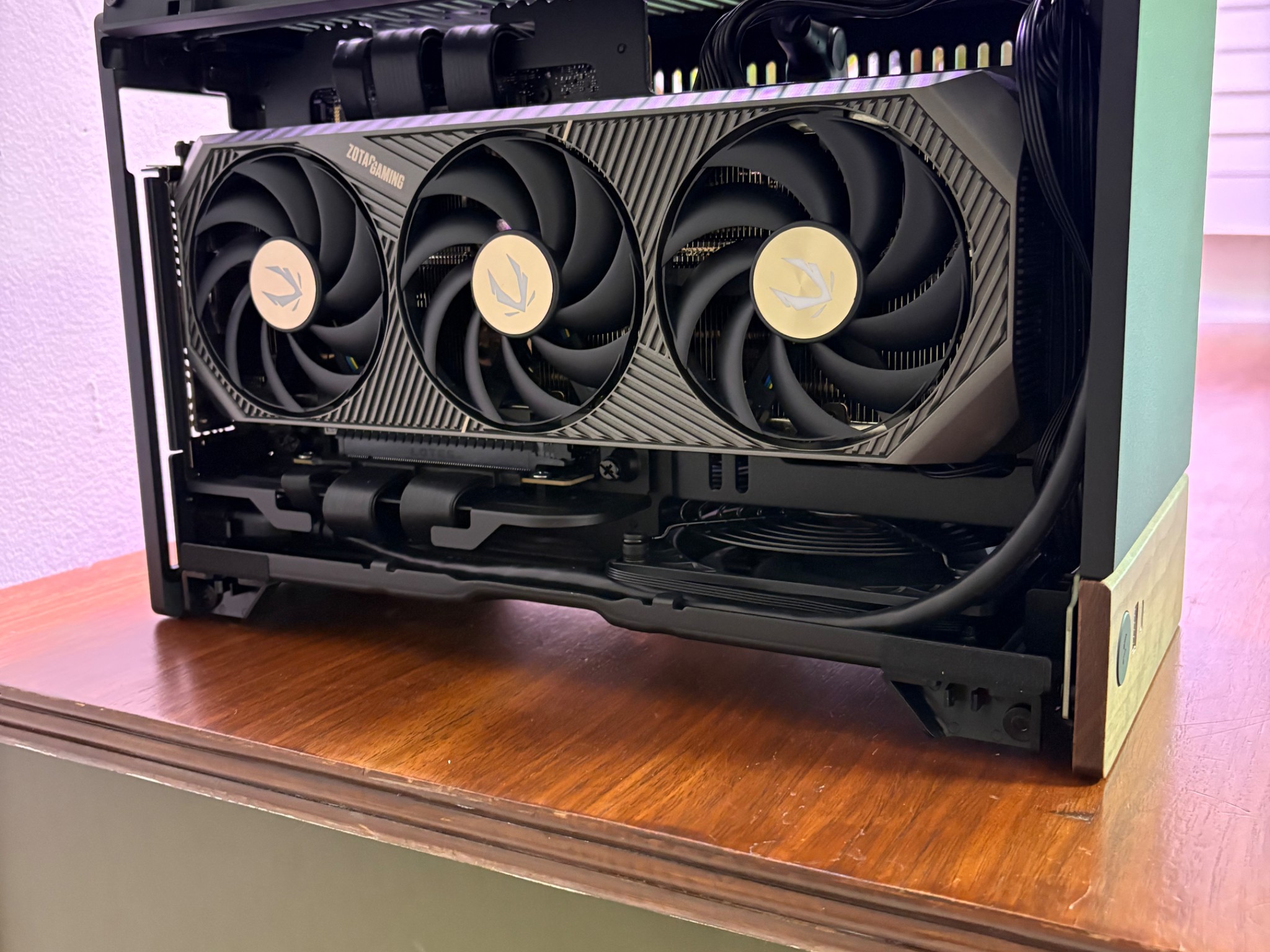 RTX 5070TI | Ryzen 7 7800X3D | 32GB DDR5 | 1.5TB SSD | 1000W PSU | 1x 120MM Fan | Fractal Terra ITX