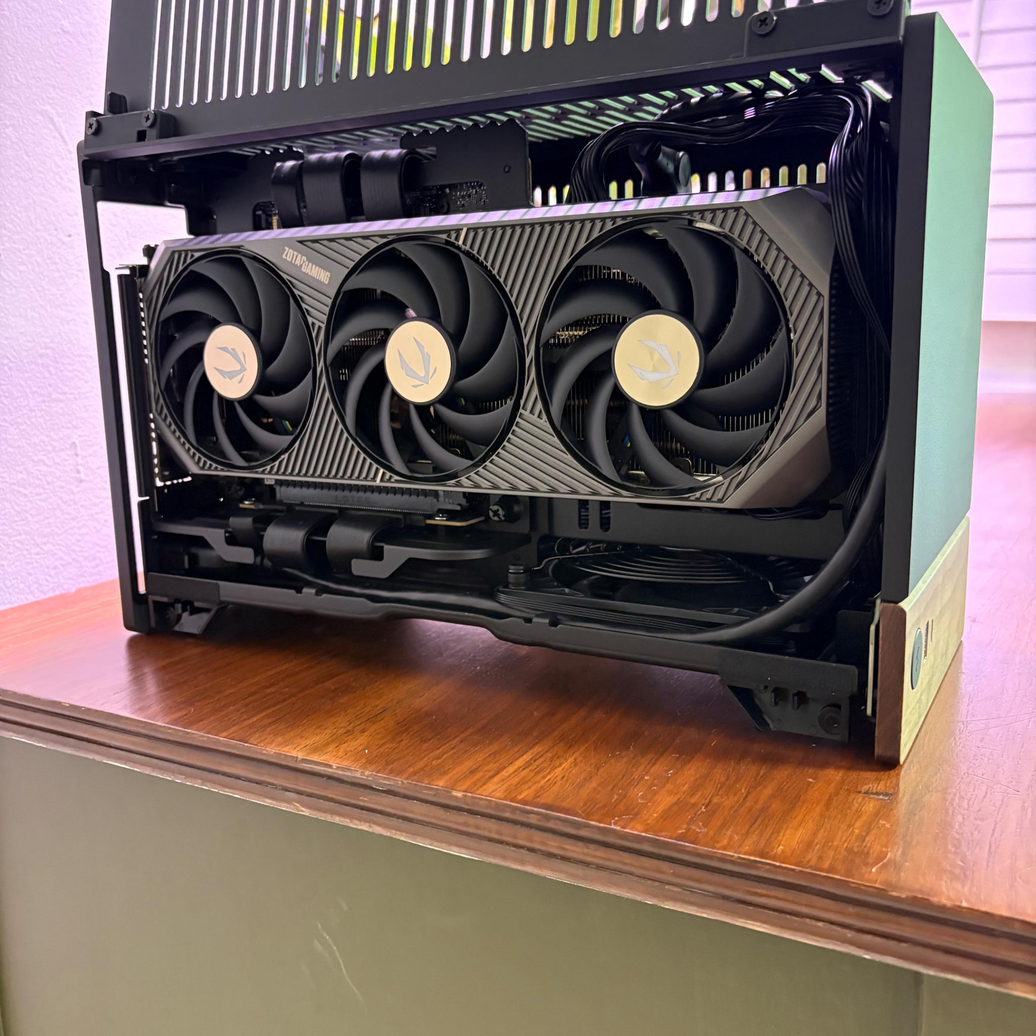 RTX 5070TI | Ryzen 7 7800X3D | 32GB DDR5 | 1.5TB SSD | 1000W PSU | 1x 120MM Fan | Fractal Terra ITX