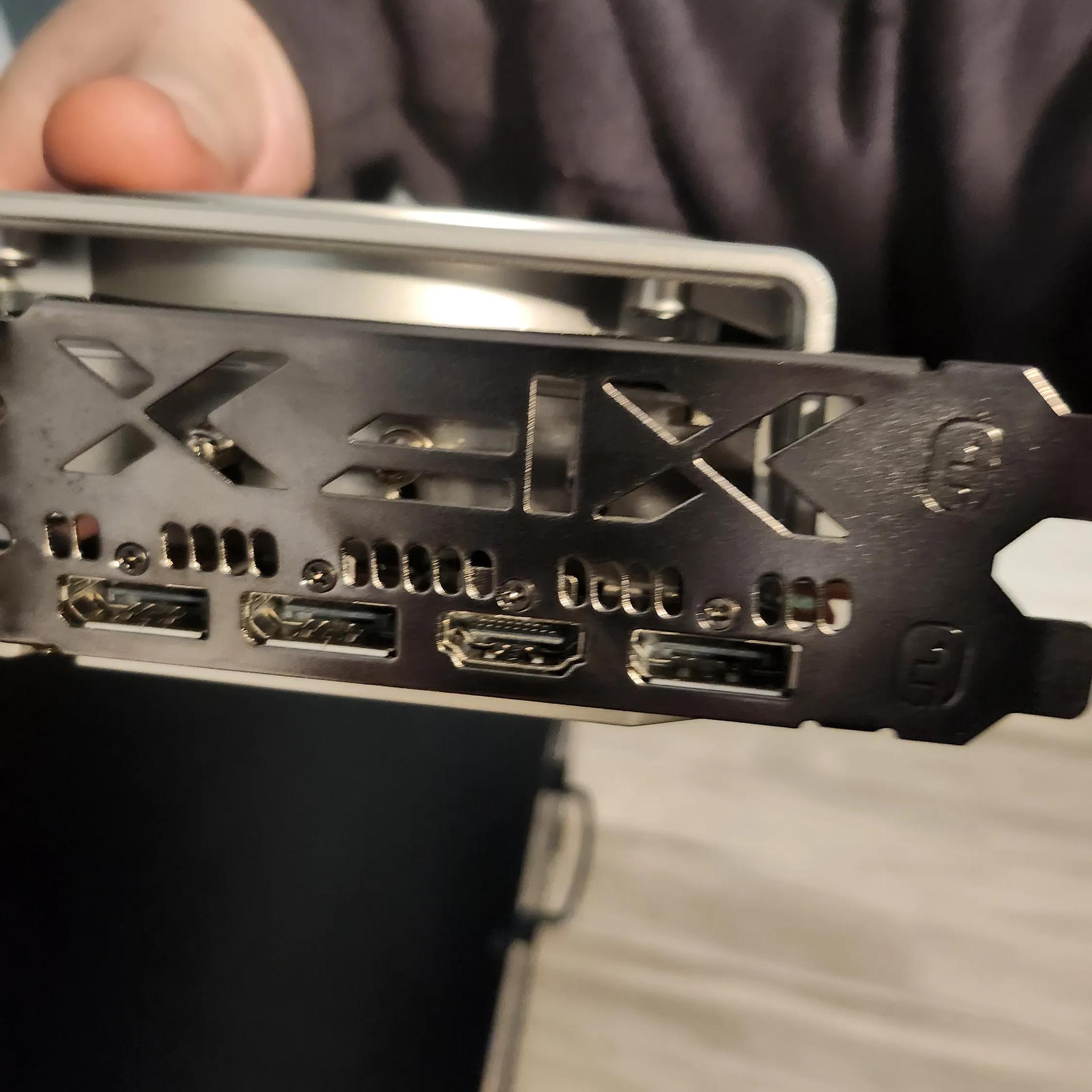 RX 6700 XT MERC 319