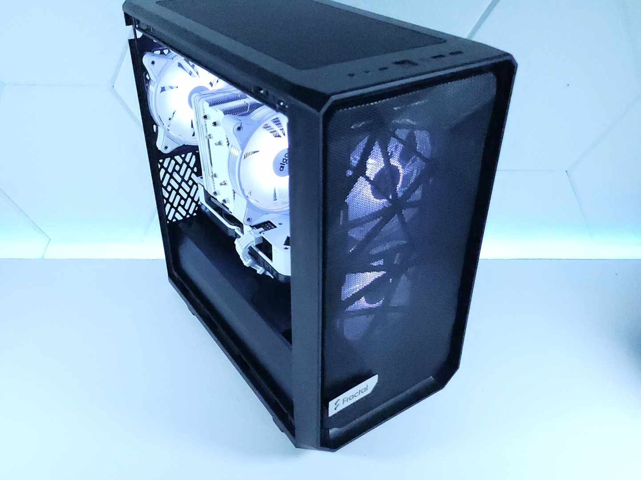 🤍🖤RTX 4060 || Ryzen 5 5600G || 1TB NVMe SSD || 32GB 3200MHz || 1080p Gaming PC