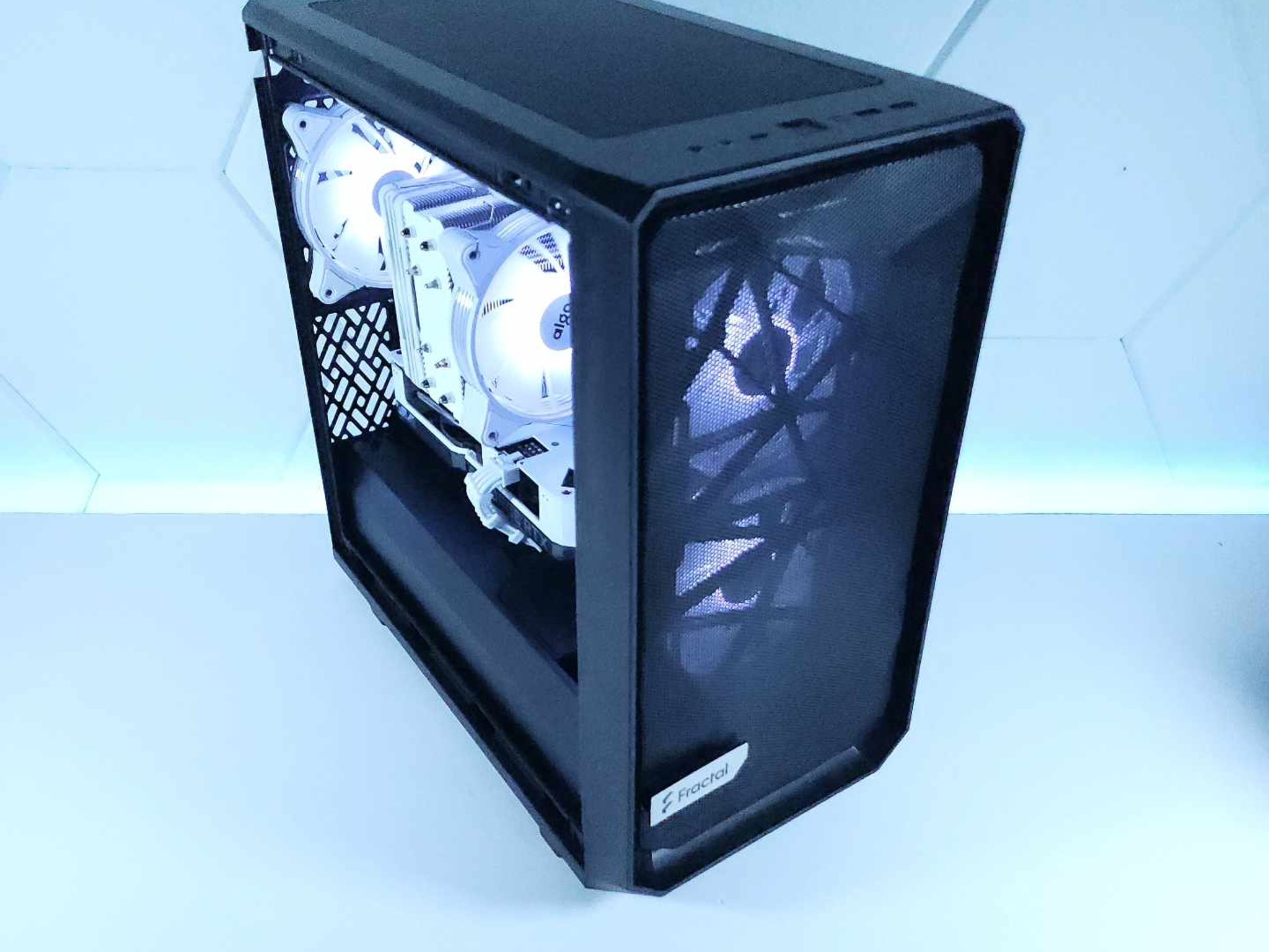 🤍🖤RTX 4060 || Ryzen 5 5600G || 1TB NVMe SSD || 32GB 3200MHz || 1080p Gaming PC