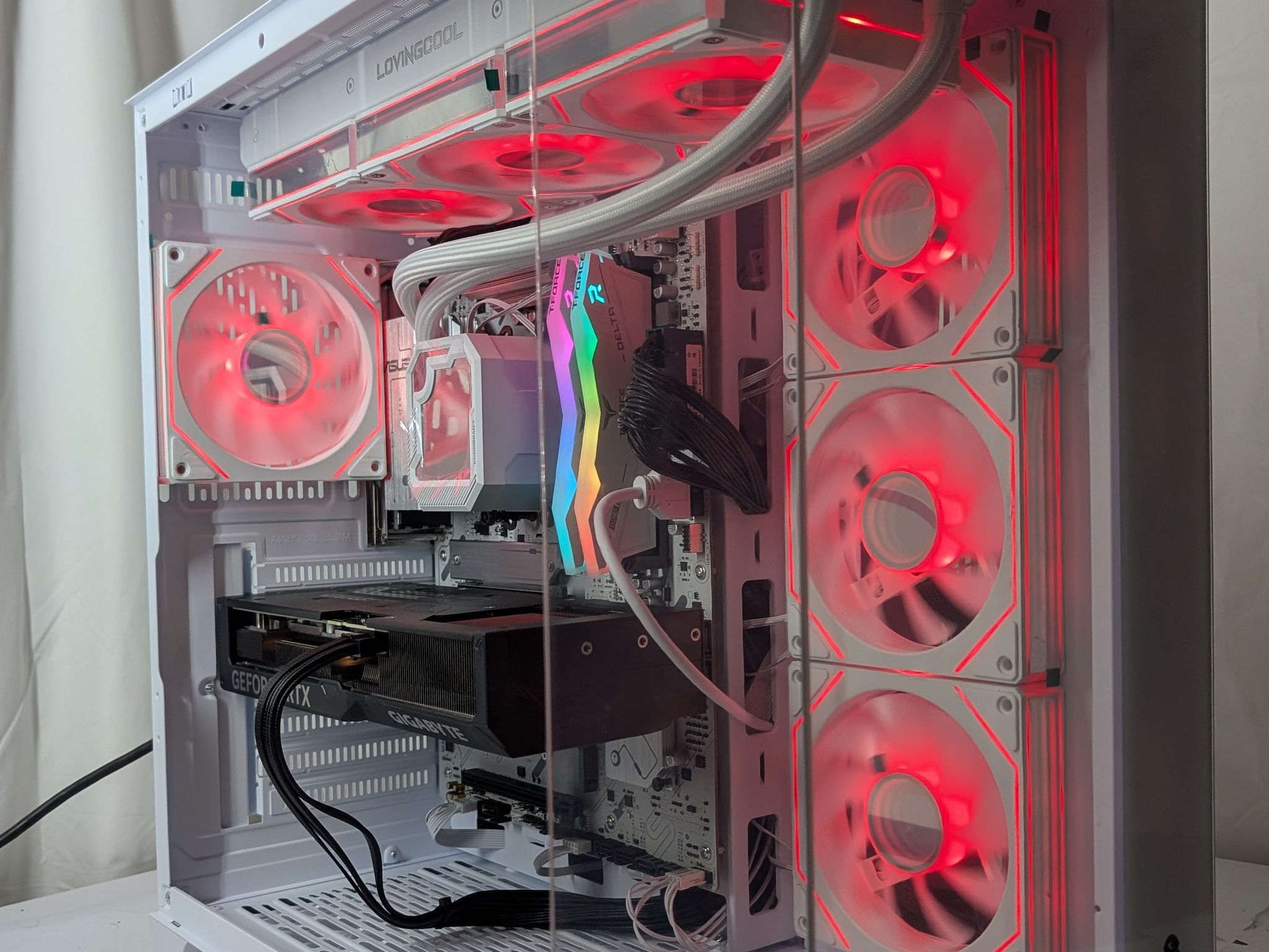 RTX 4070 SUPER | RYZEN 5 7600X | 16GB DDR5 | 1TB NVME | 650W