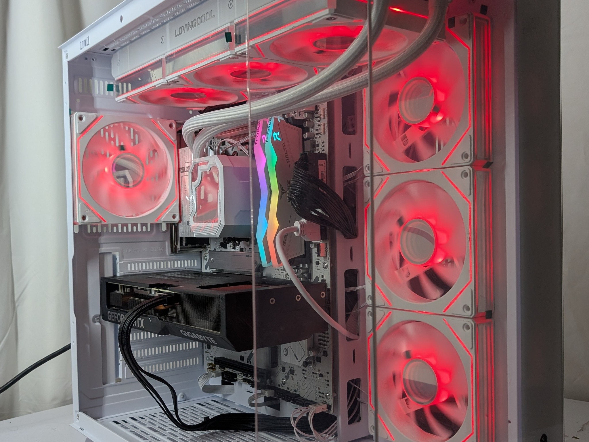 RTX 4070 SUPER | RYZEN 5 7600X | 16GB DDR5 | 1TB NVME | 650W