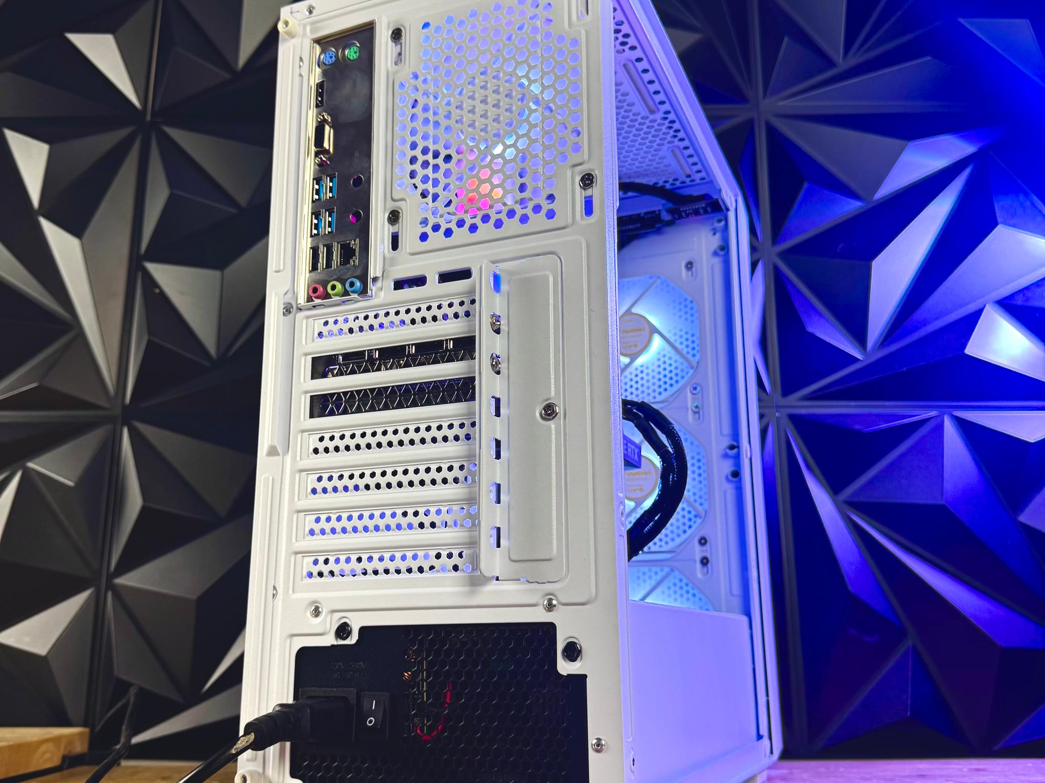 Custom Gaming PC - Intel Core i7 8700- 32GB DDR4 - Nvidia RTX 4060 - 500GB SSD + 1TB W11