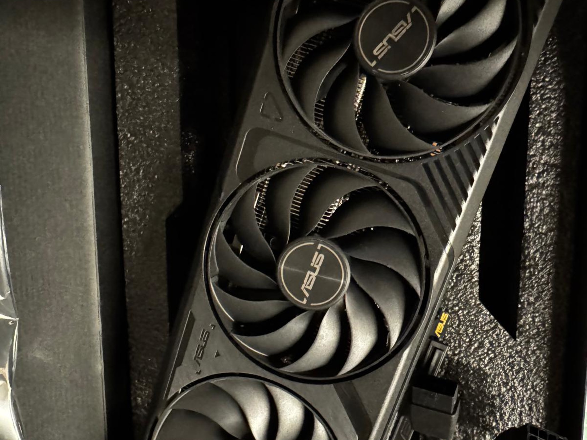 ASUS SFF-Ready Prime GeForce RTX™ 4070 Ti Super