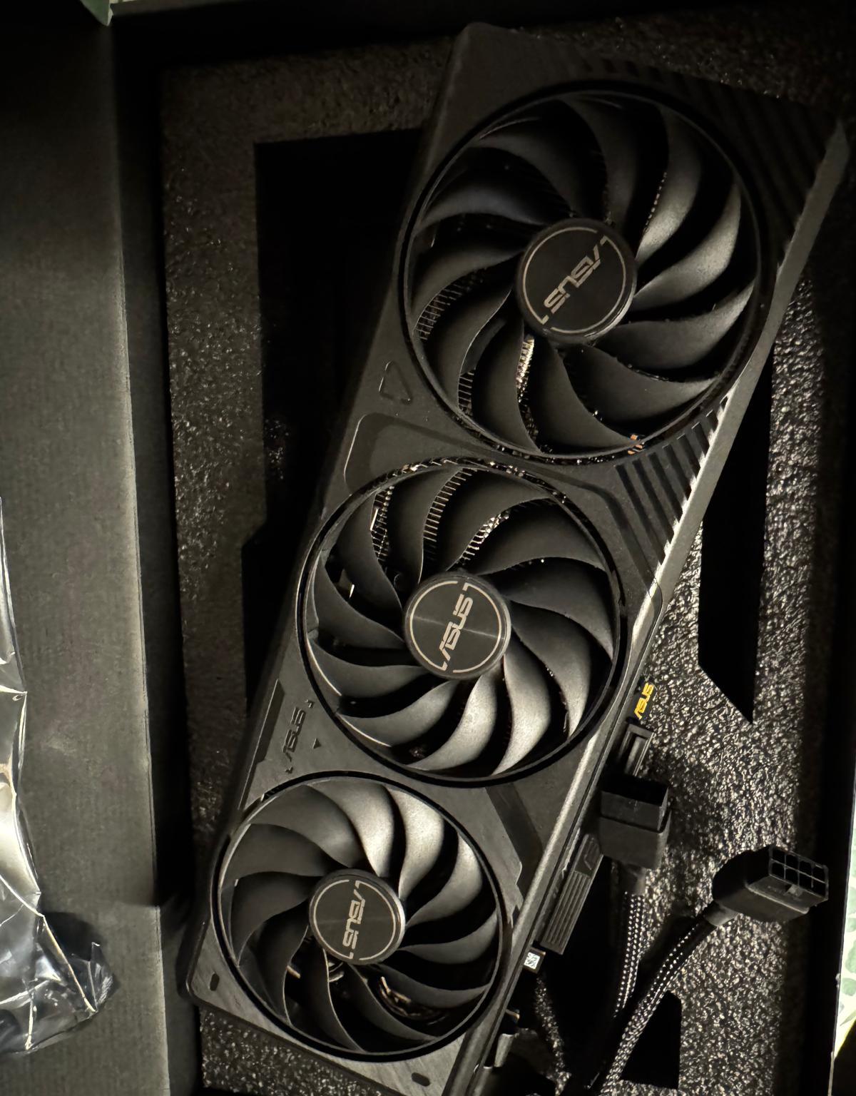 ASUS SFF-Ready Prime GeForce RTX™ 4070 Ti Super