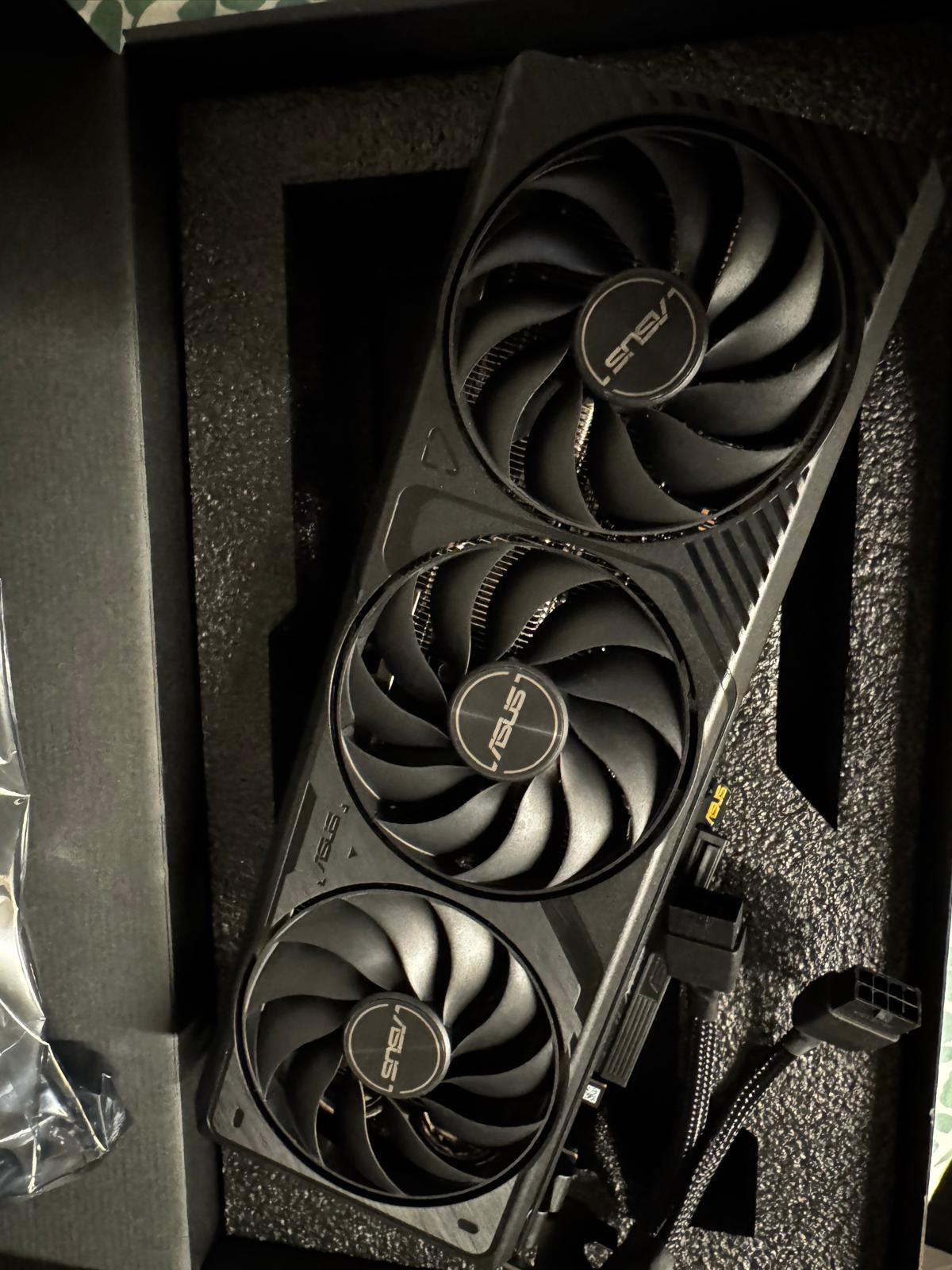 ASUS SFF-Ready Prime GeForce RTX™ 4070 Ti Super