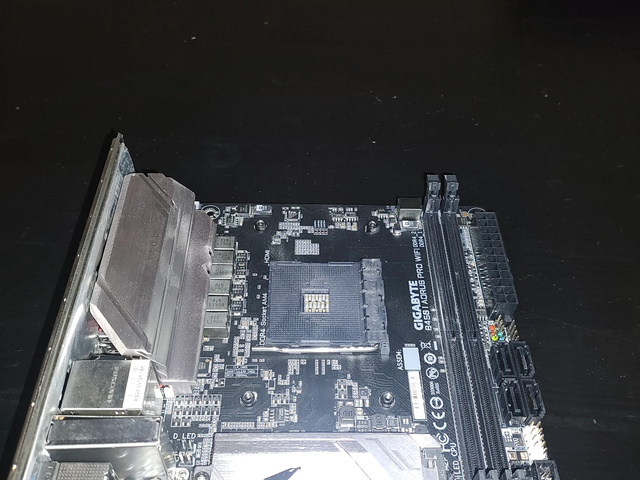 Refurbished: GIGABYTE B450 I AORUS PRO WIFI AM4 AMD B450 SATA HDMI Mini ITX AMD Motherboard