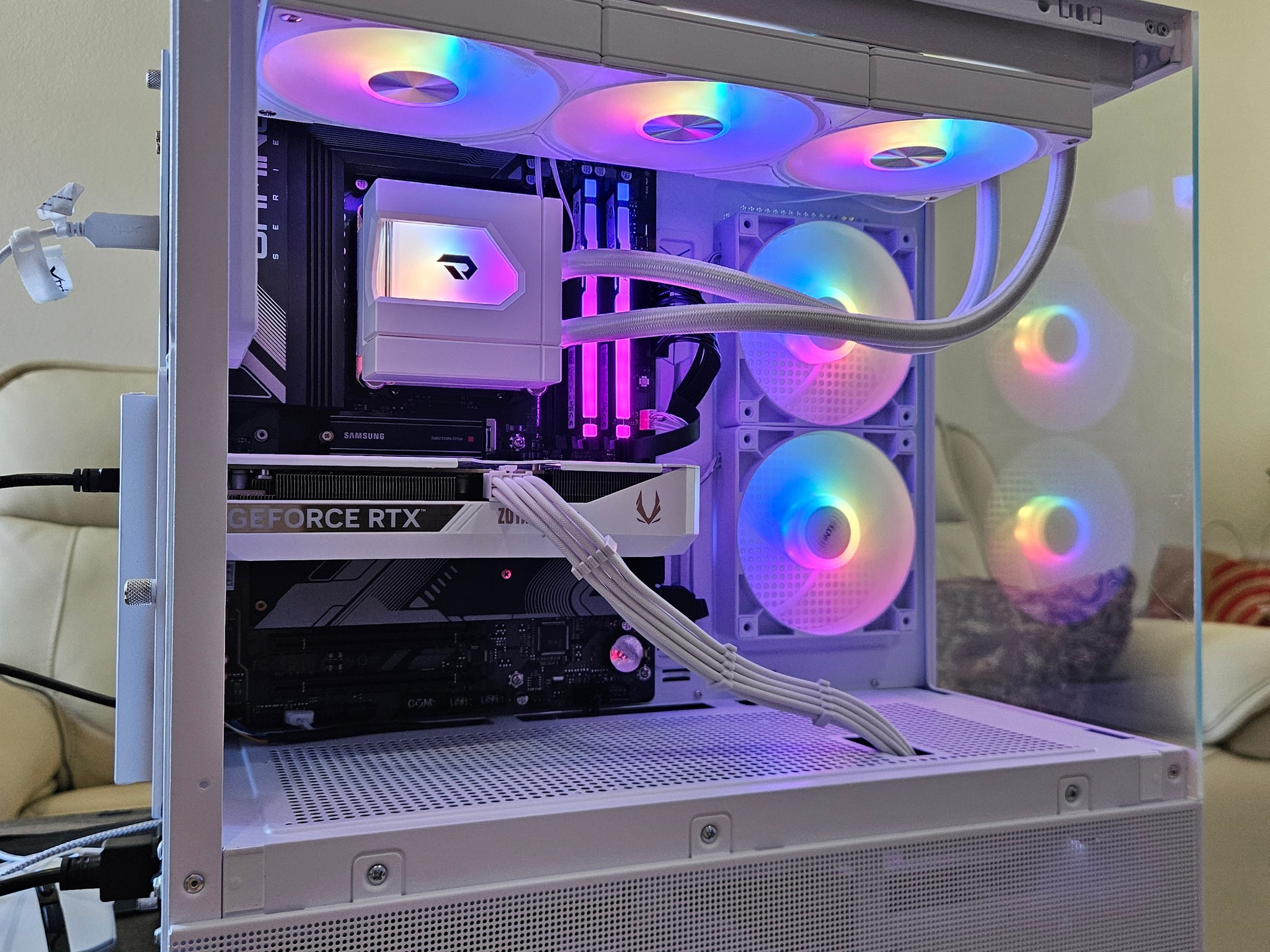 White RTX 5060 Ti Gaming PC | 1TB  m.2 | DDR5 | B650 | 360MM AIO |