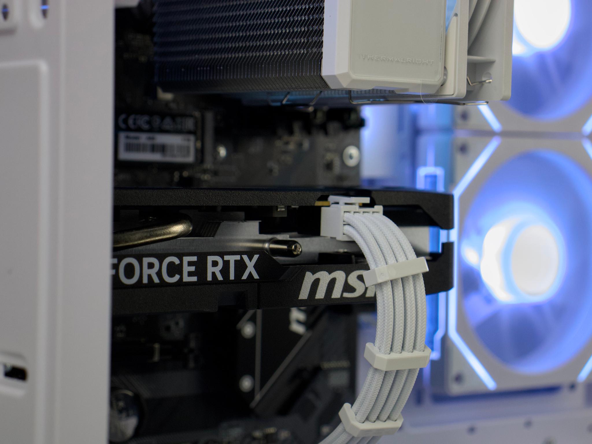 ⚪🔵  Gaming PC - RTX 5060 - Ryzen 5 5600XT - 32GB Ram - 1TB NVMe SSD - Digital Display 🔵⚪