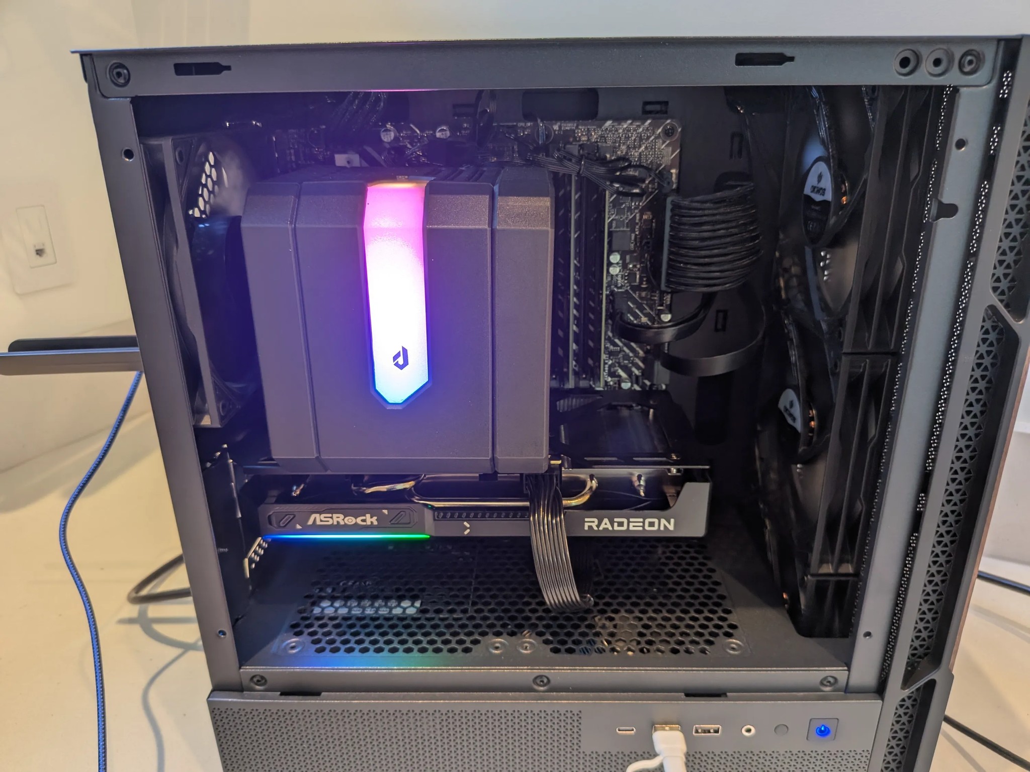 Wood Chopper - RX 9060 XT 16GB, Intel Core i5 12600, 32 GB RAM, 2 TB Gen 4 NVME
