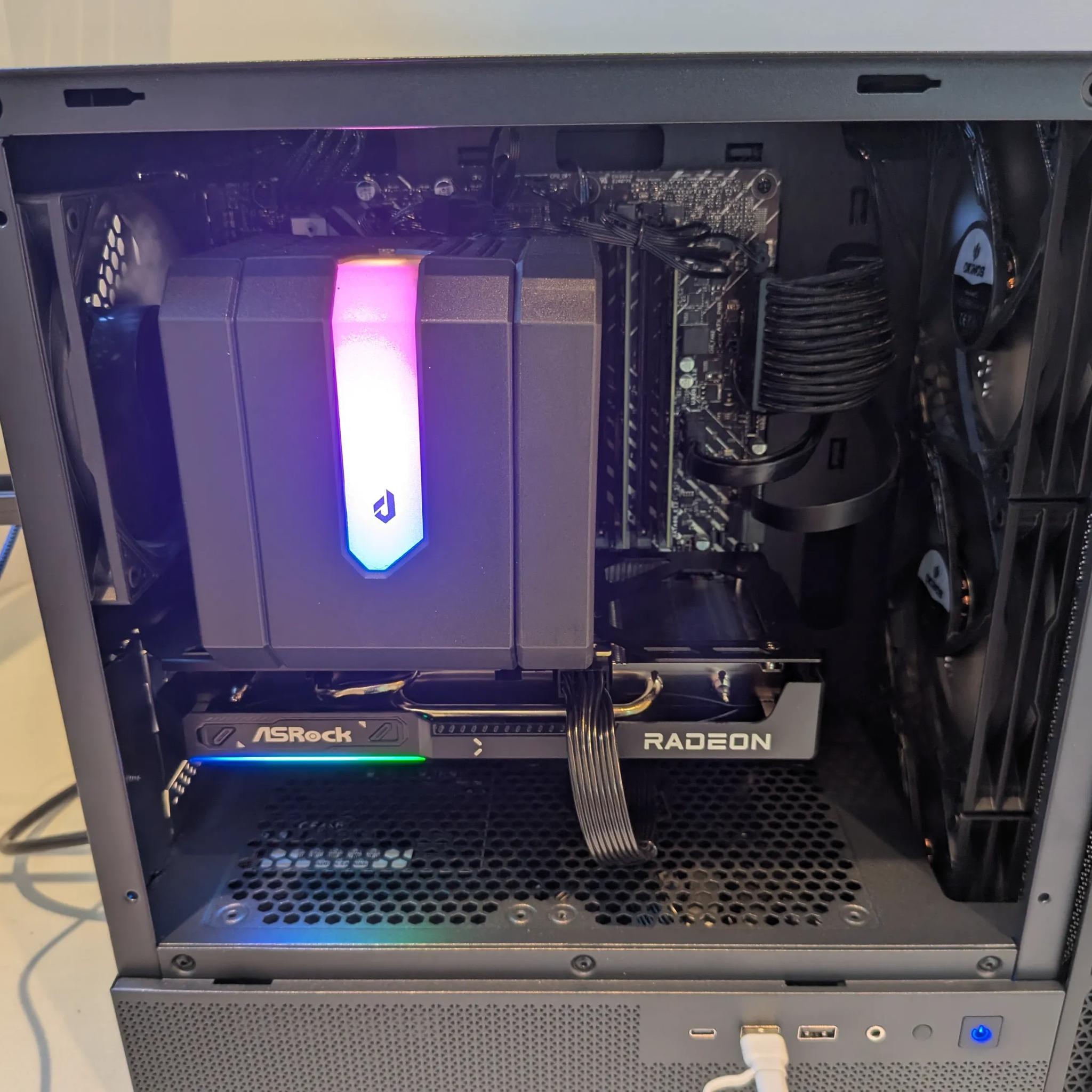 Wood Chopper - RX 9060 XT 16GB, Intel Core i5 12600, 32 GB RAM, 2 TB Gen 4 NVME