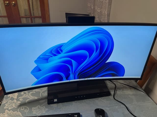 HP EliteOne 1000 G2 34 in. Curved All In One PC
