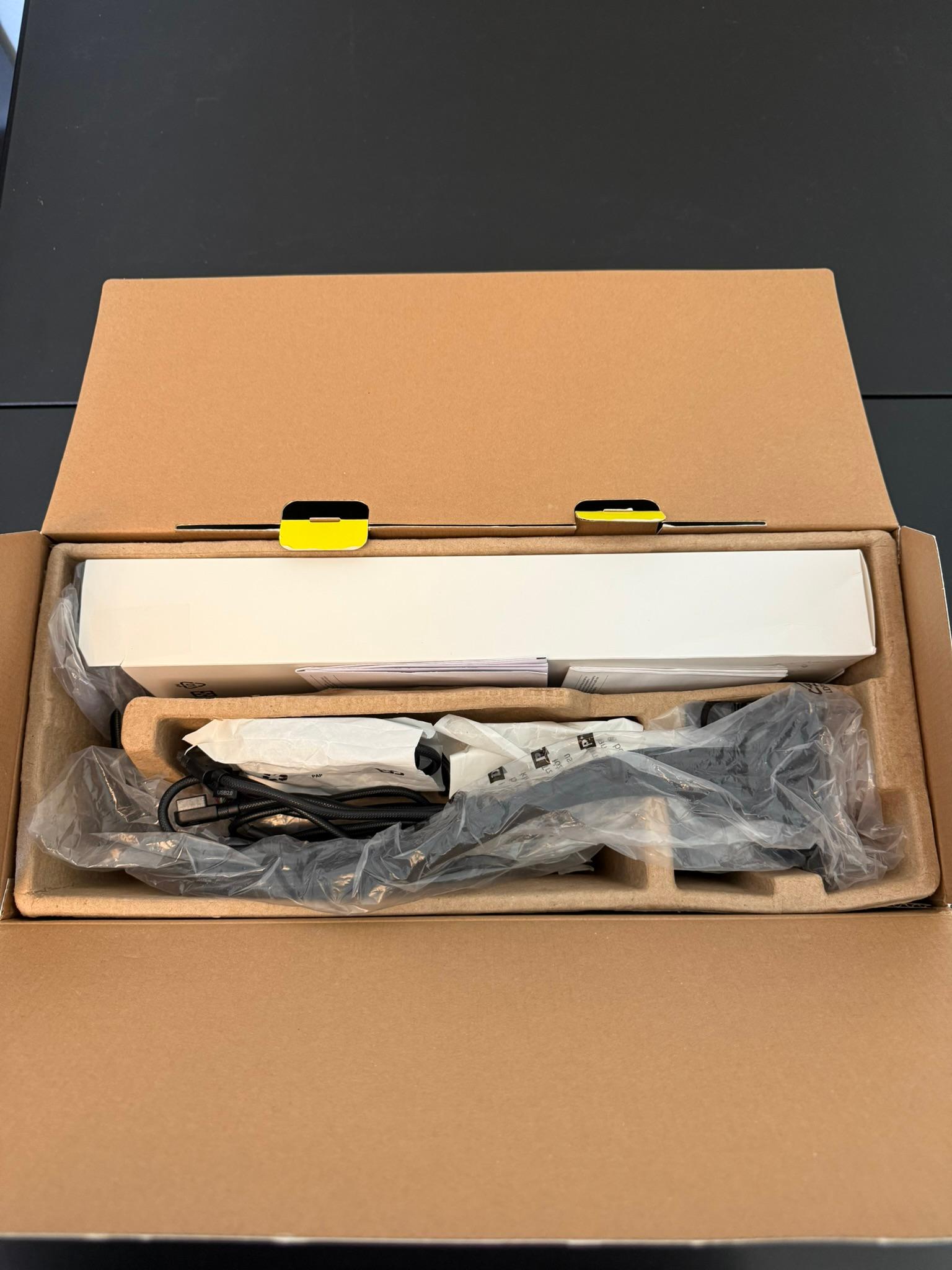 CORSAIR iCUE LINK TITAN RX 360 RGB AIO | Complete Kit | Box + Accessories