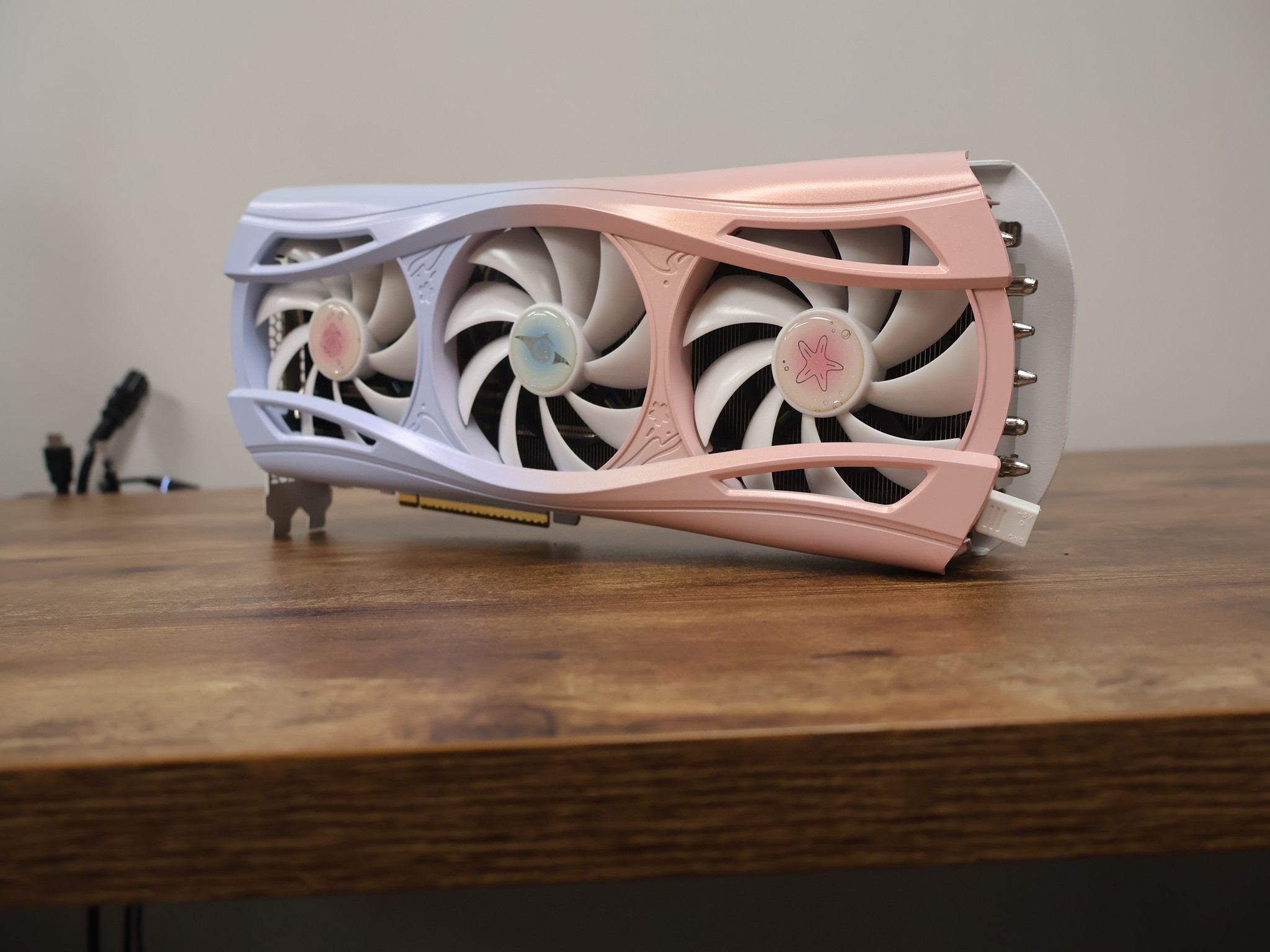 Yeston Sakura RX 9070 XT Gaming PC – Intel 270K | 32GB DDR5 | 2TB M.2 | 1440p / 4K Gaming