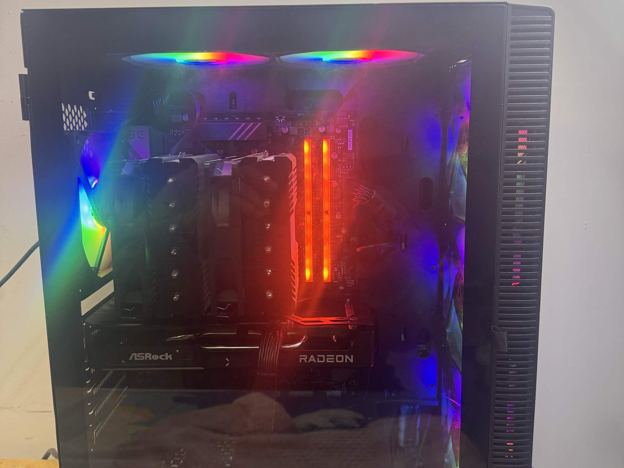 Custom Gaming PC – Ryzen 5 7600x / ASRock 9060xt Dual Fan / 32GB RAM
