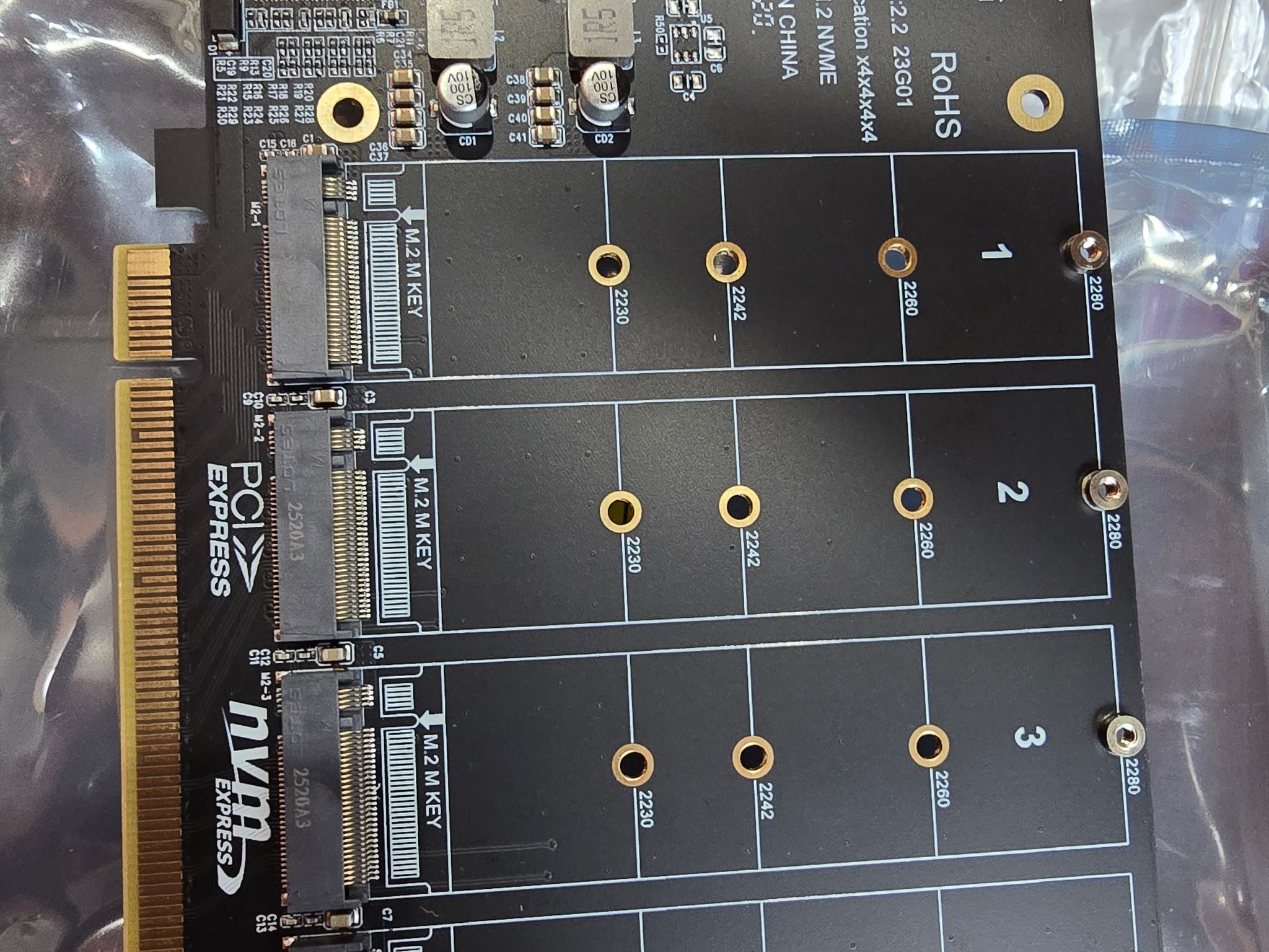 M.2 NVMe SSD to PCI-E x16 Host Controller Expansion Card 4 x 64Gbps M Key Hard Drive