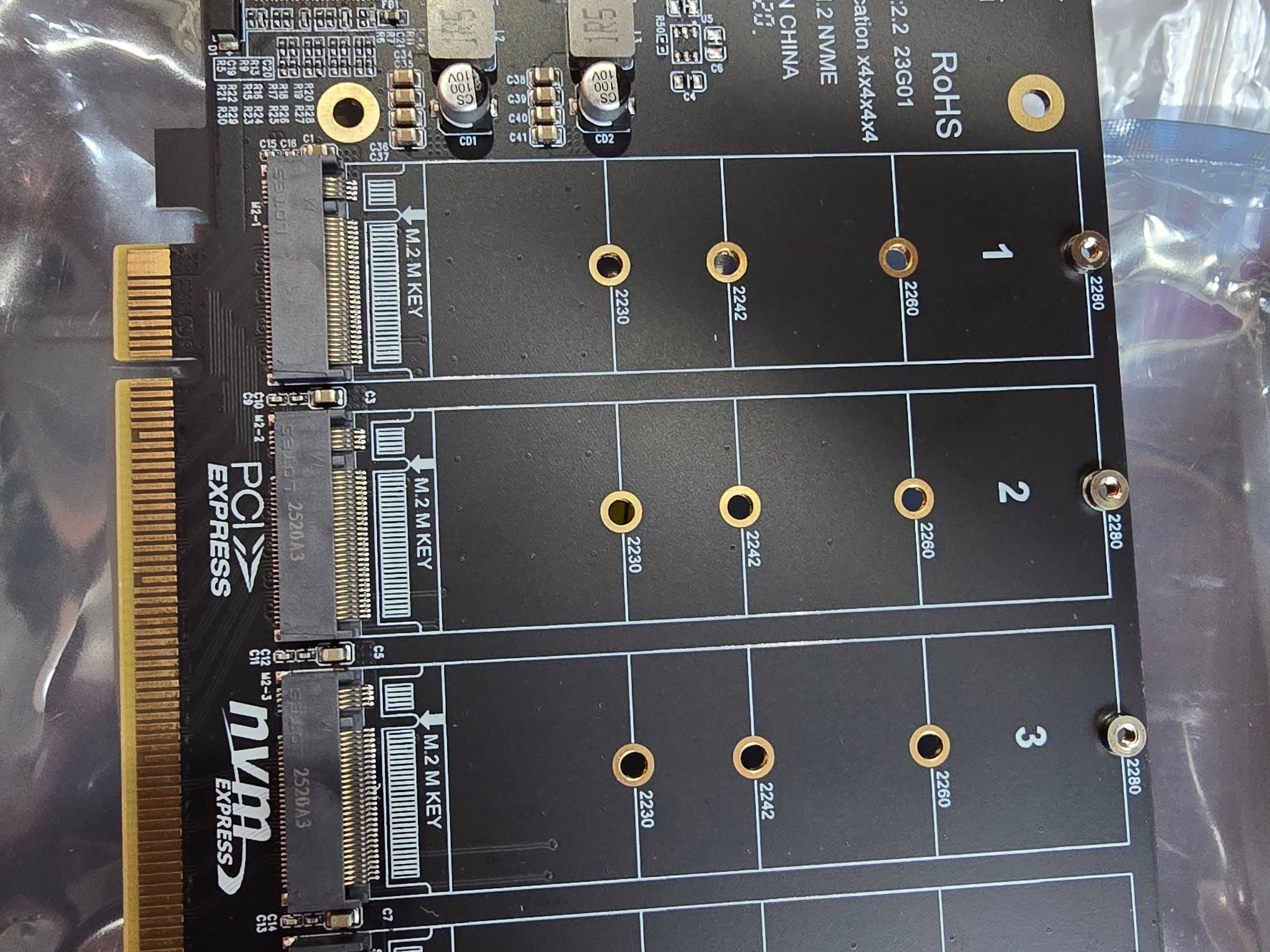 M.2 NVMe SSD to PCI-E x16 Host Controller Expansion Card 4 x 64Gbps M Key Hard Drive